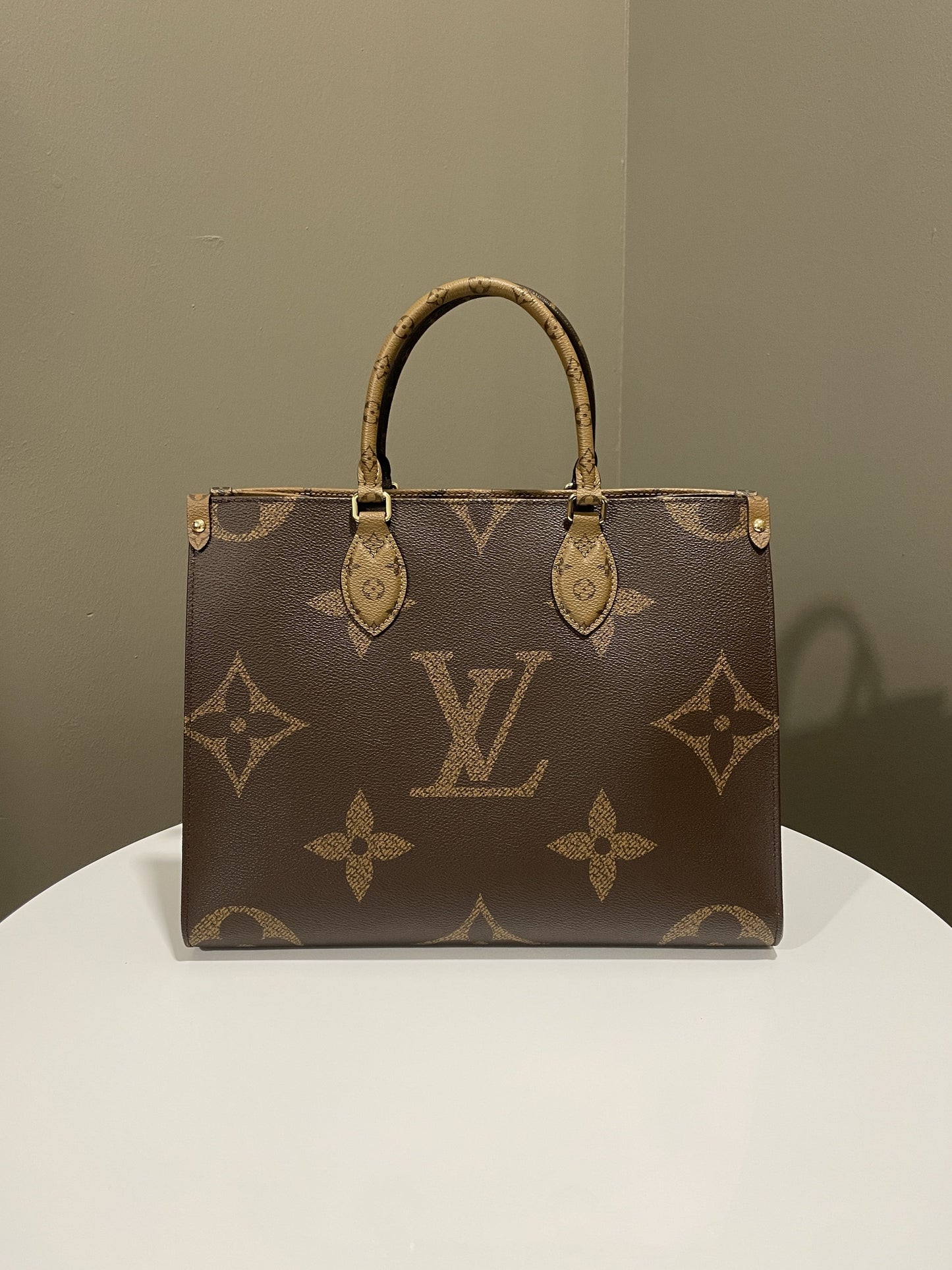 Louis Vuitton Onthego Tote MM Reversed Monogram
