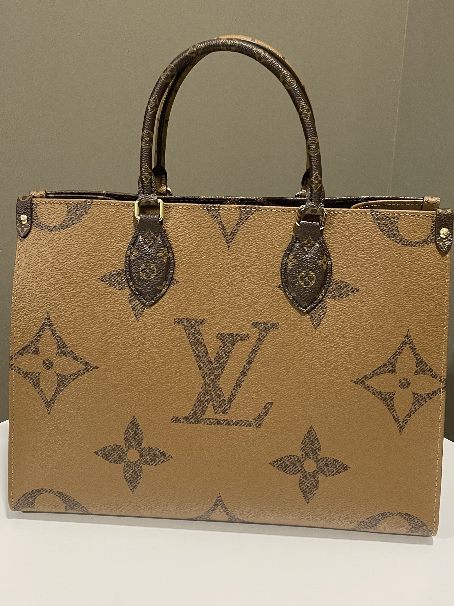 Louis Vuitton Onthego Tote MM Reversed Monogram