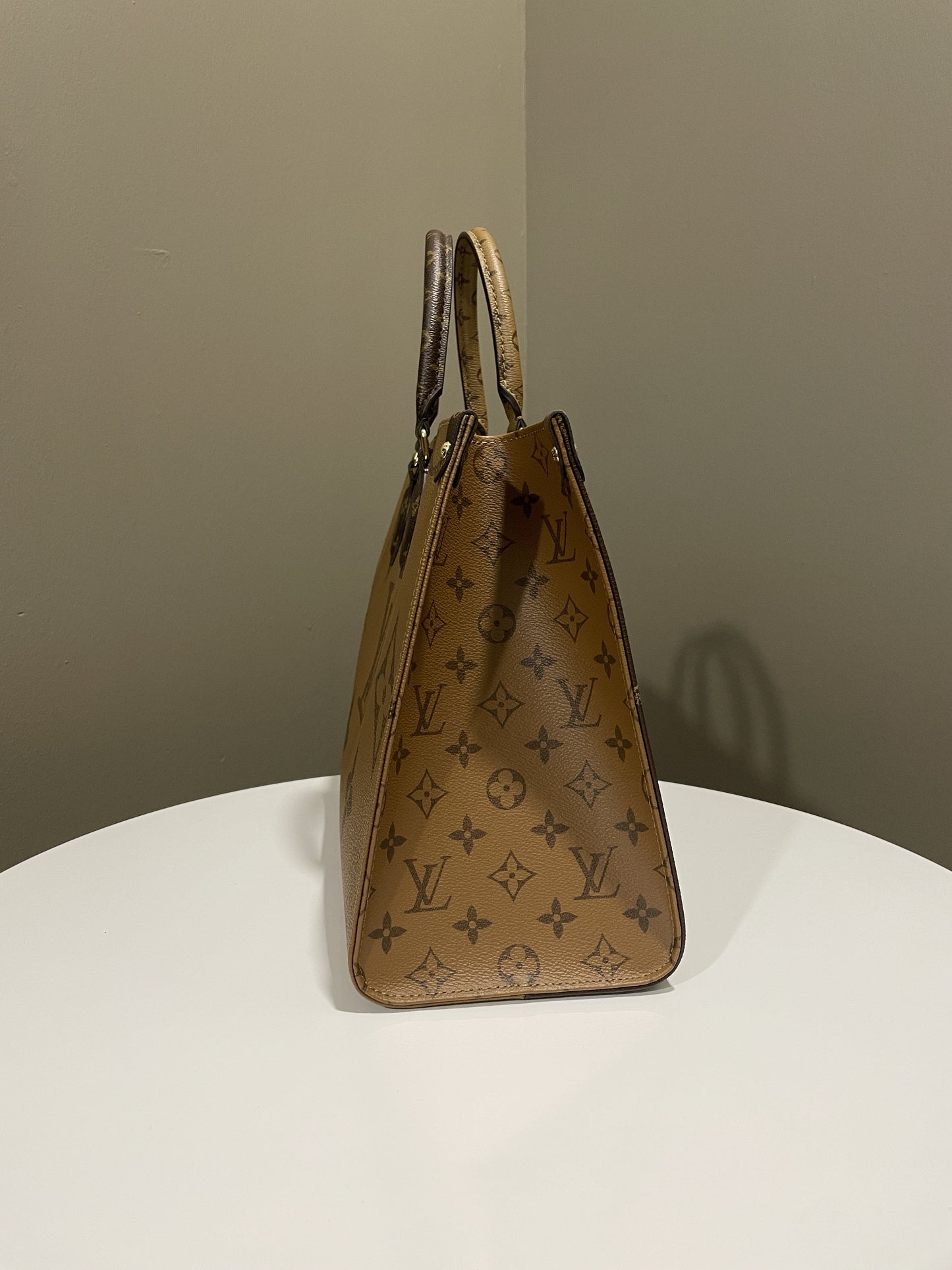 Louis Vuitton Onthego Tote MM Reversed Monogram