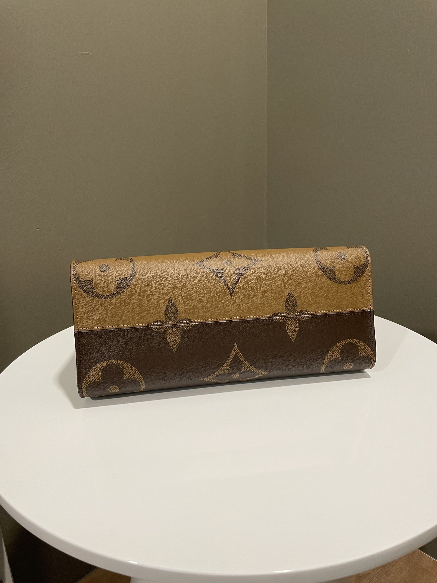 Louis Vuitton Onthego Tote MM Reversed Monogram