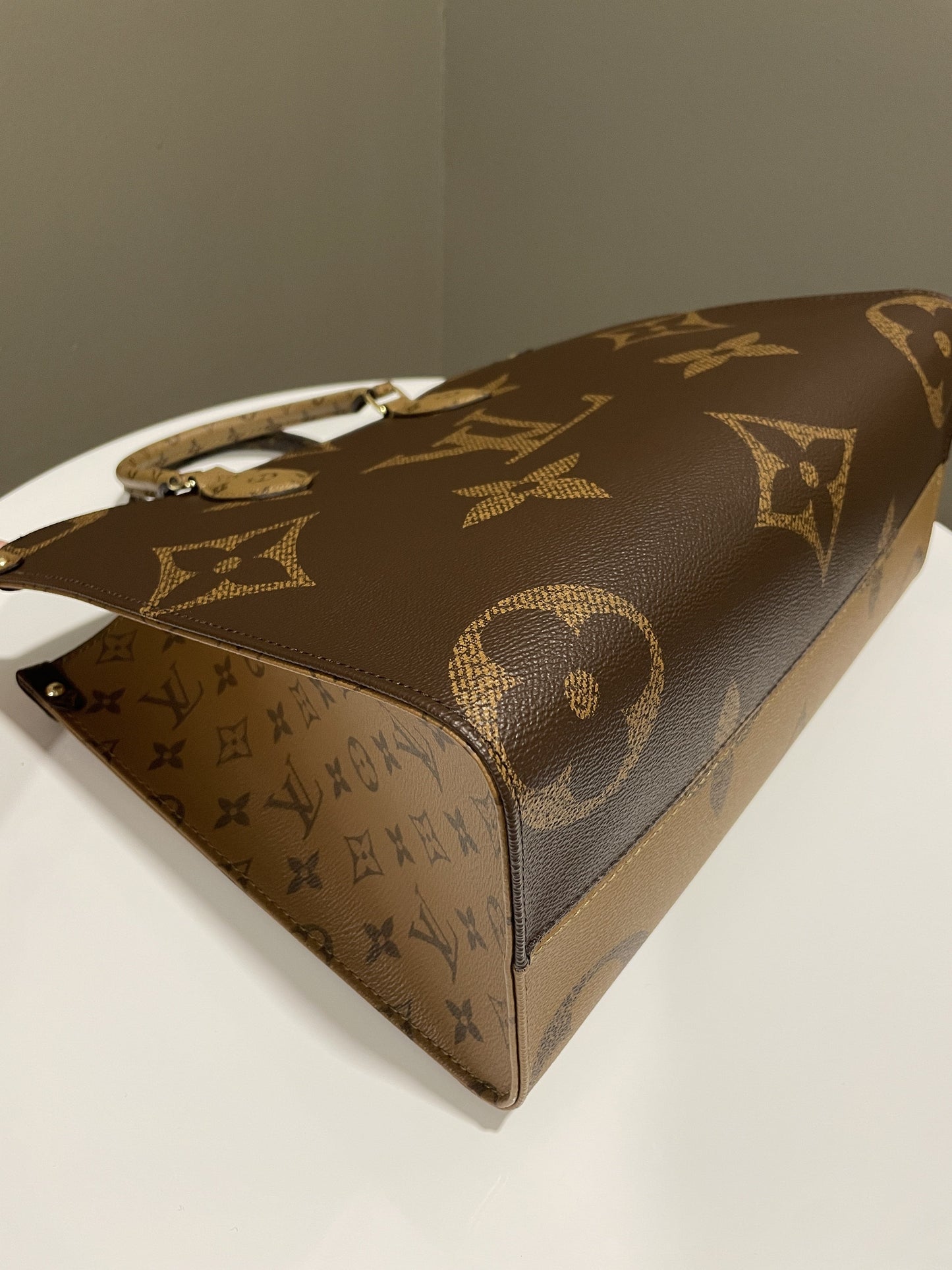 Louis Vuitton Onthego Tote MM Reversed Monogram