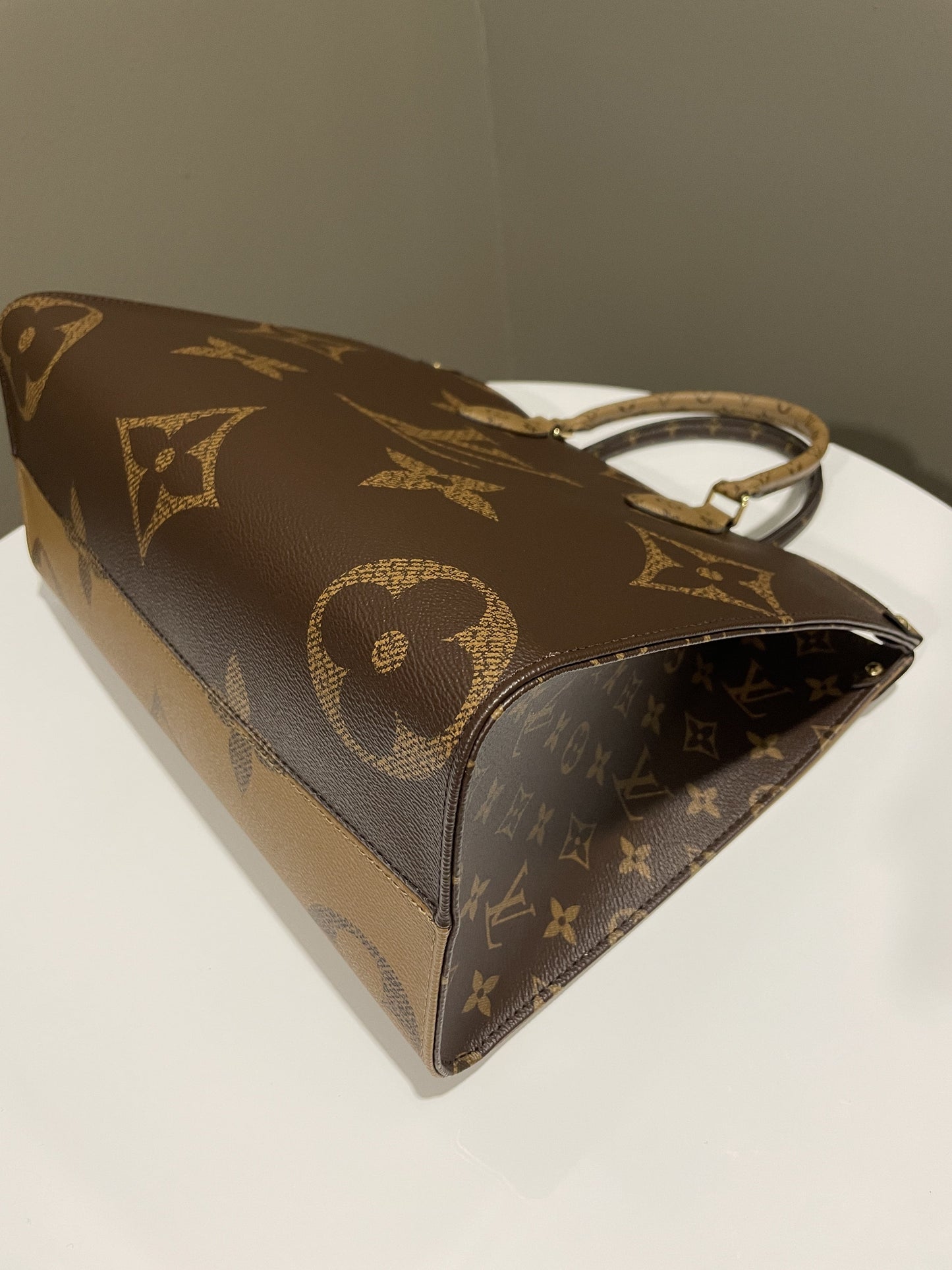 Louis Vuitton Onthego Tote MM Reversed Monogram