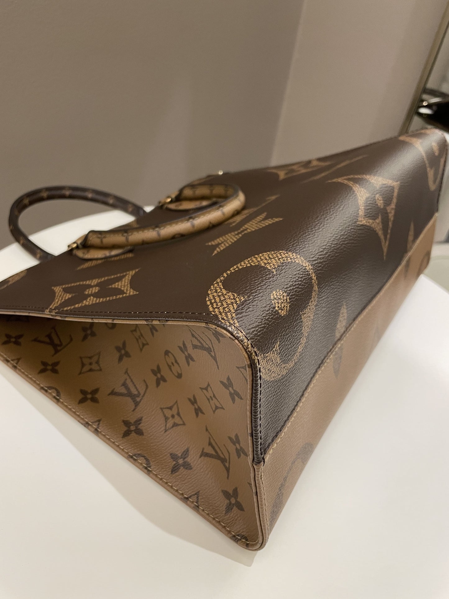 Louis Vuitton Onthego Tote MM Reversed Monogram