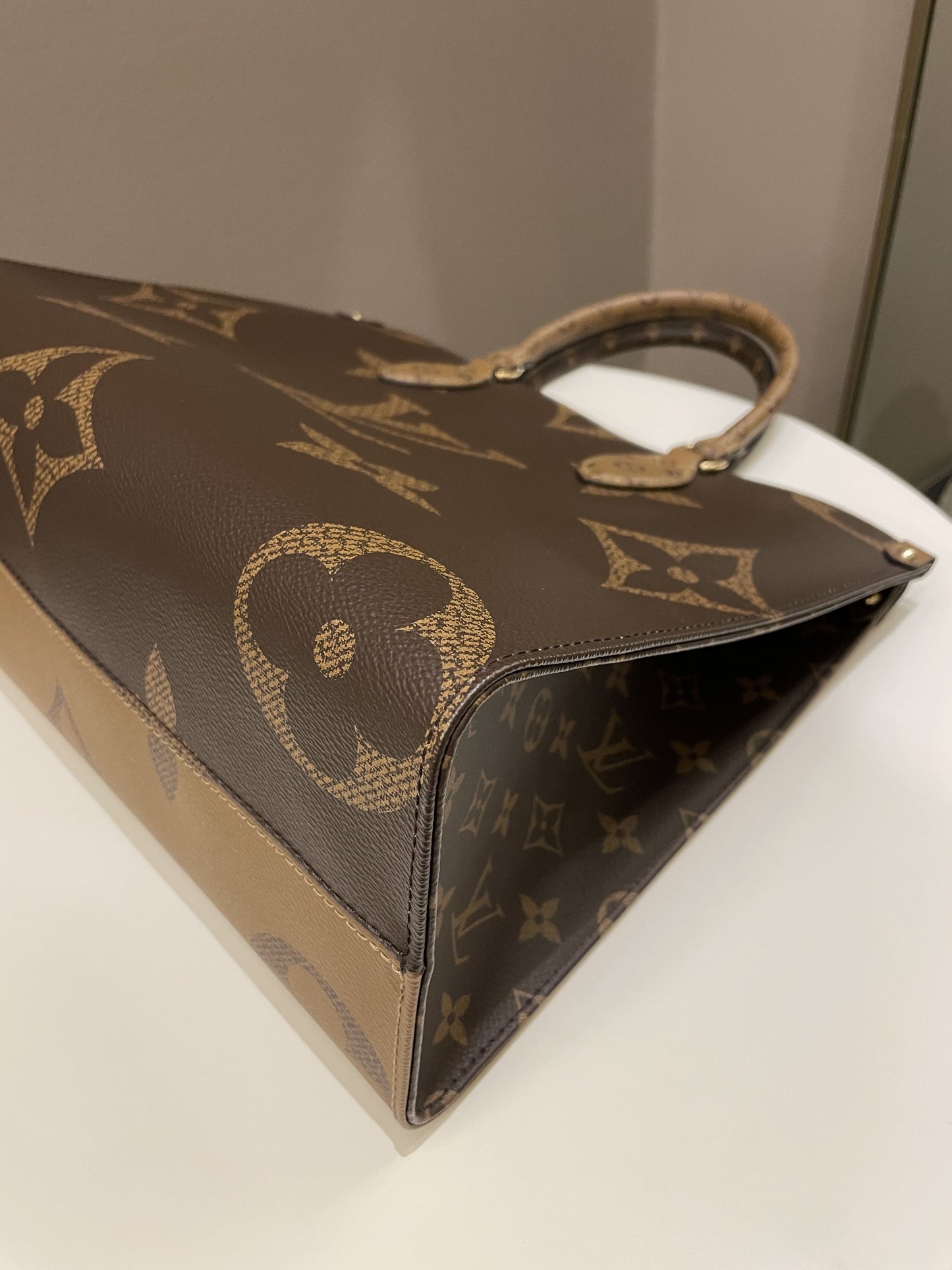 Louis Vuitton Onthego Tote MM Reversed Monogram