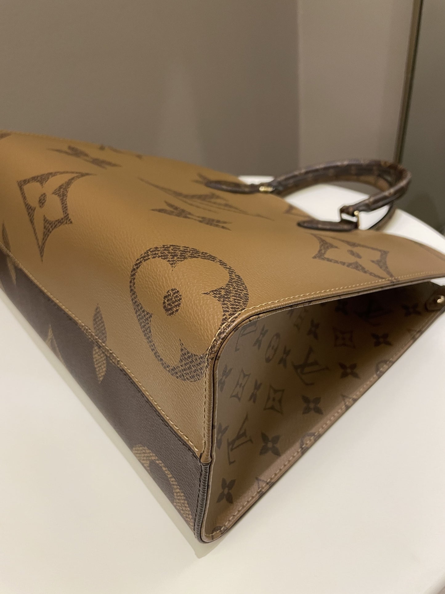 Louis Vuitton Onthego Tote MM Reversed Monogram