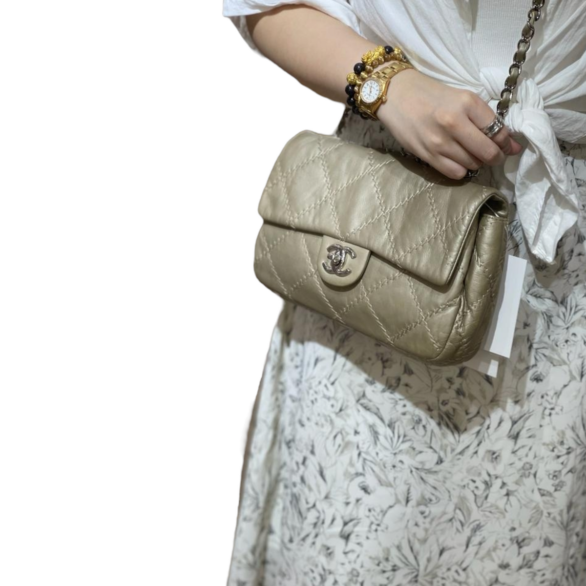 Seasonal Flap Calfskin Gold SHW