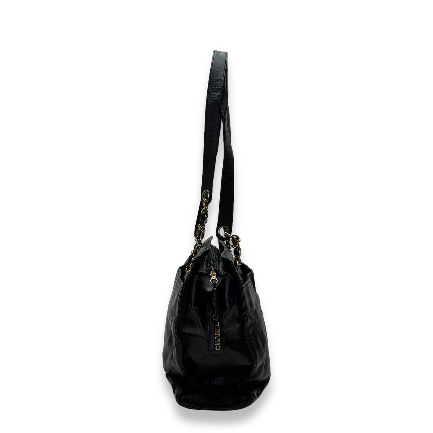 CC  Black Shoulder Bag in Calfskin, Gold hardware