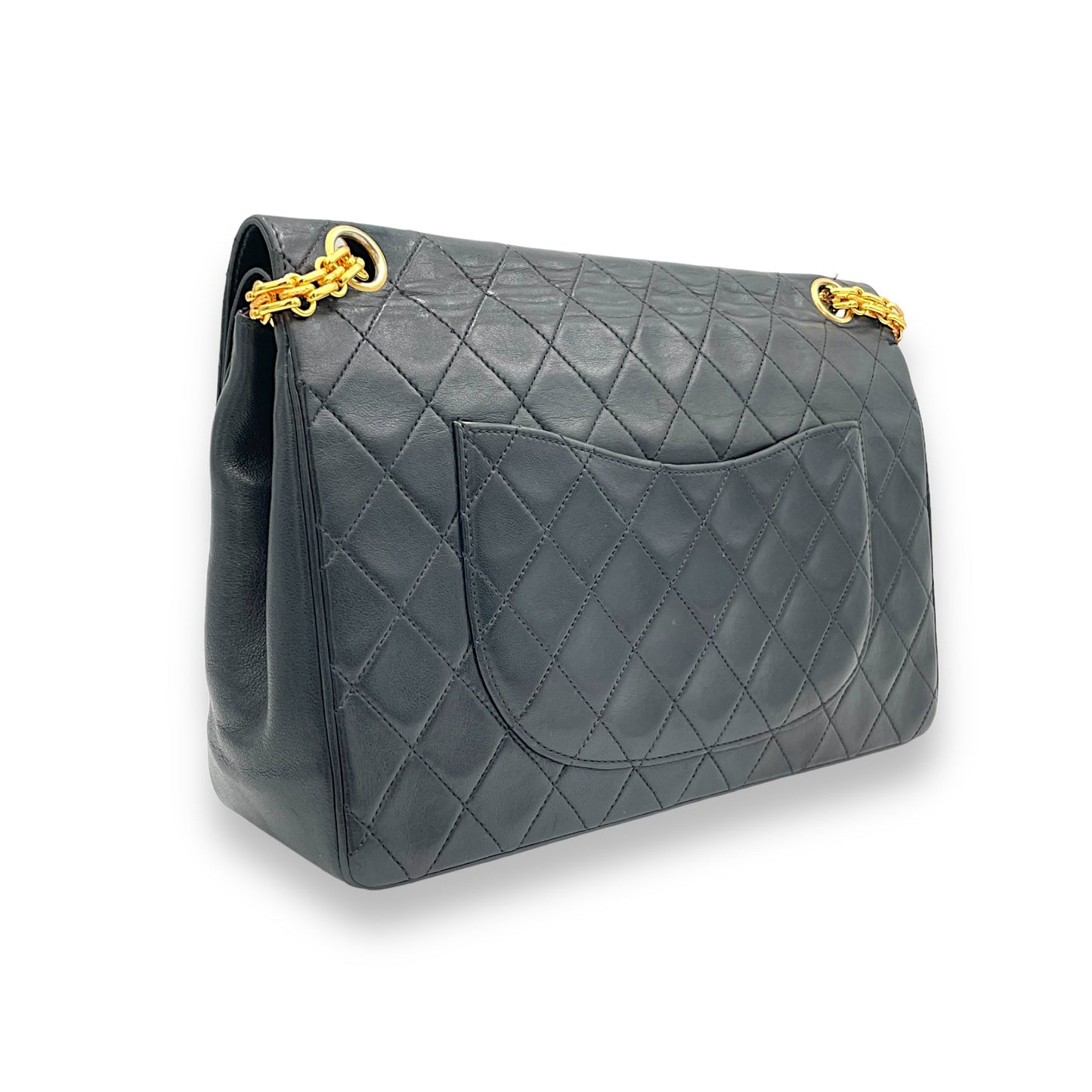 Vintage Classic Flap Black Shoulder Bag in Lambskin, Gold hardware