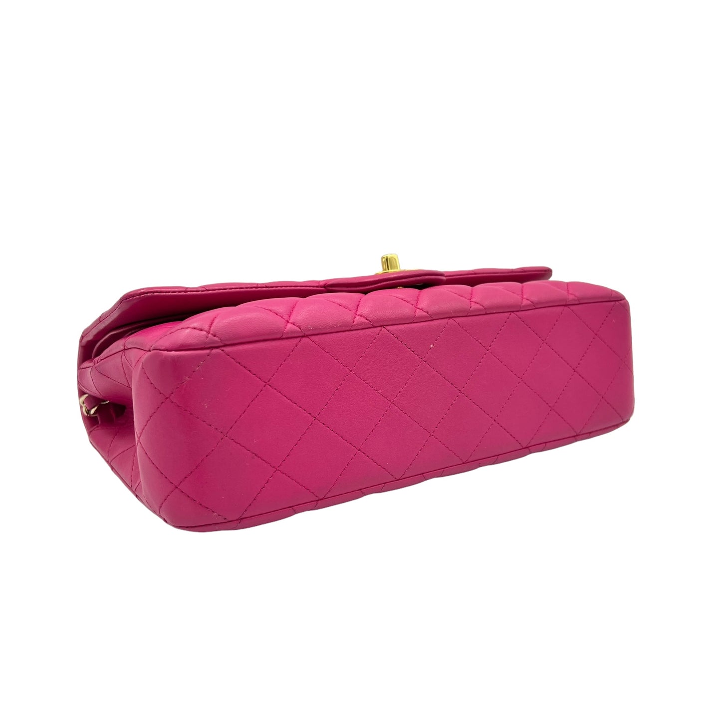 Classic Medium Fuschia Hot Pink Shoulder Bag in Lambskin, Gold hardware