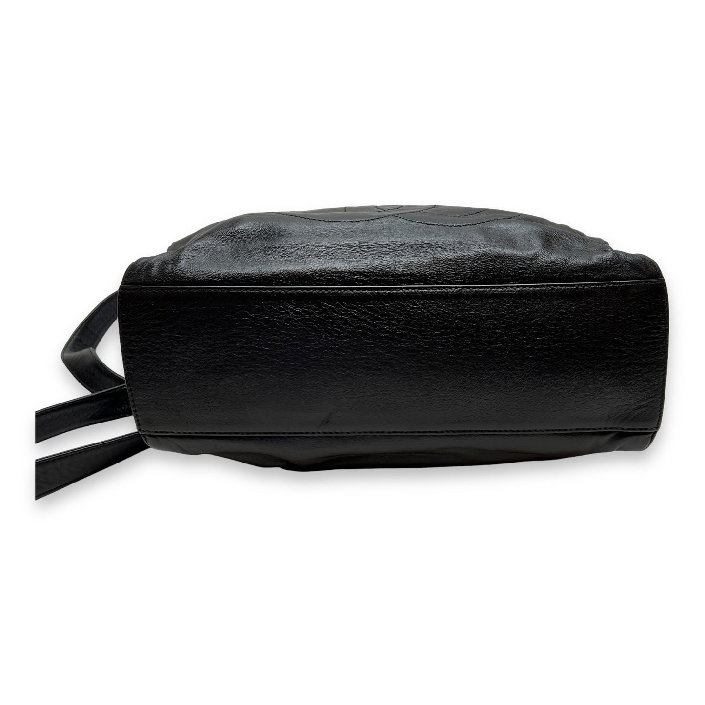 CC  Black Shoulder Bag in Calfskin, Gold hardware