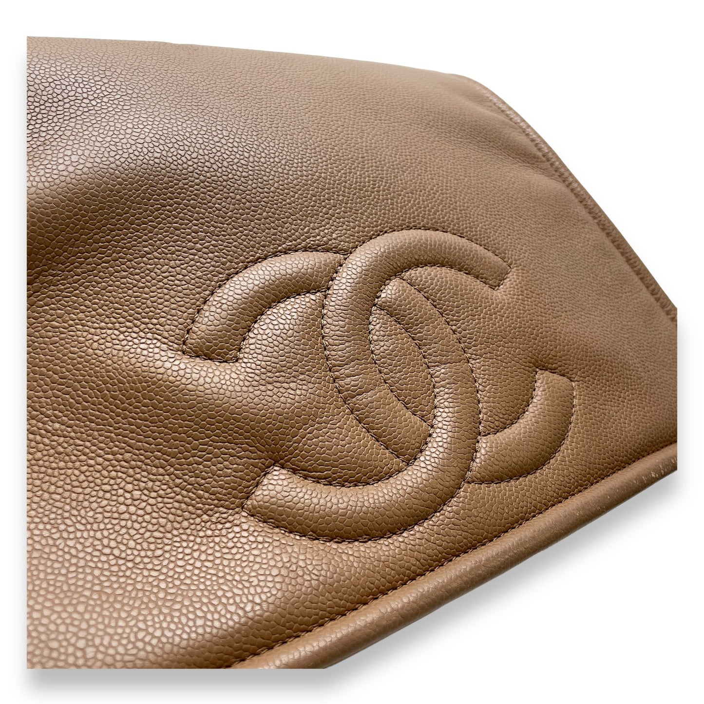 Timeless CC Shoulder Bag Beige in Caviar Leather, Silver hardware