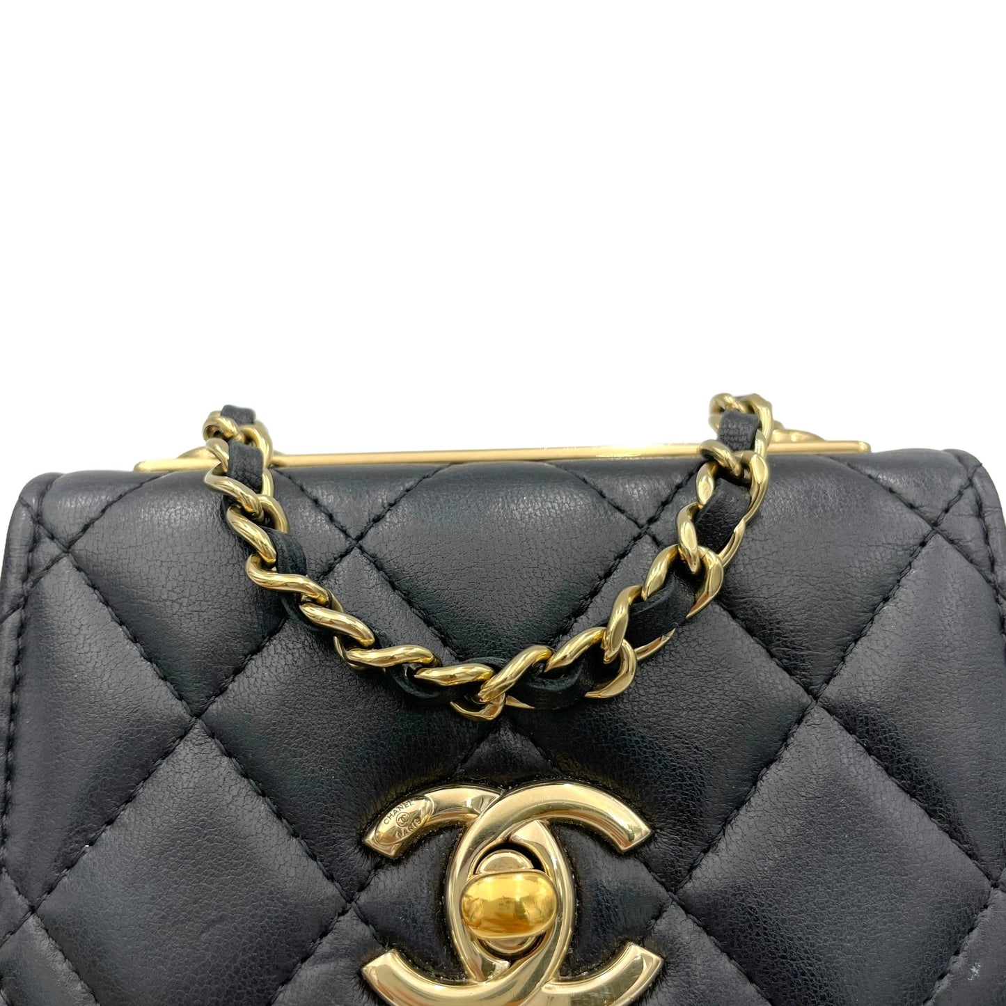 Trendy CC Black Crossbody Bag in Lambskin, Gold hardware