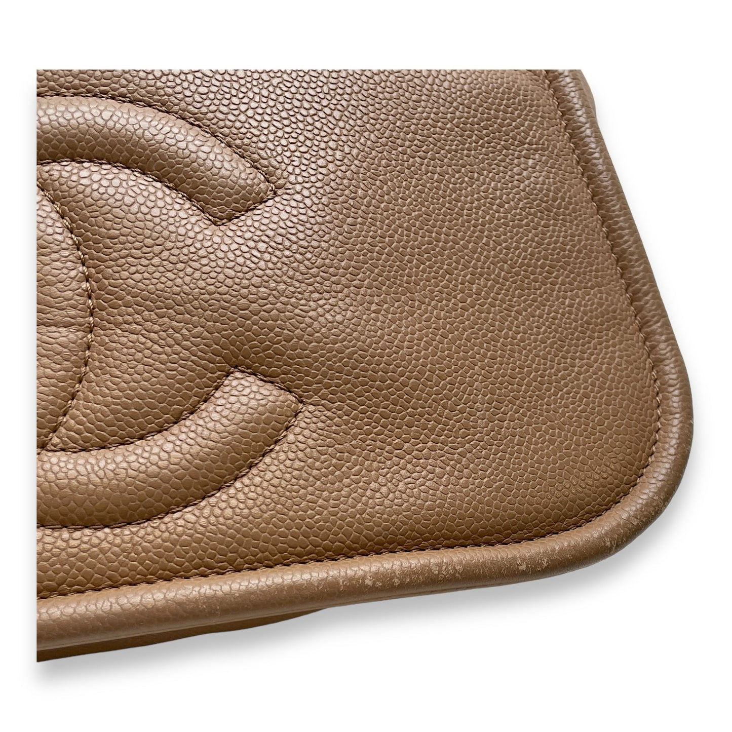 Timeless CC Shoulder Bag Beige in Caviar Leather, Silver hardware