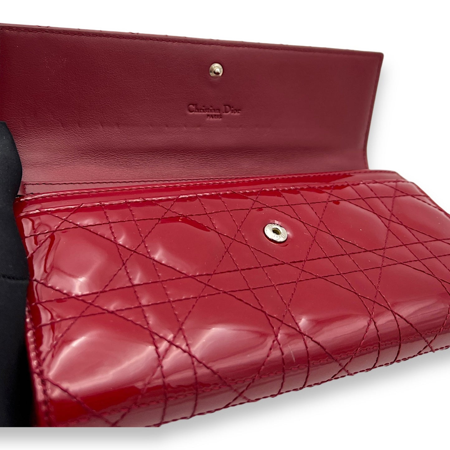 Cannage Red Wallet On Chain in Patent Leather, Silver hardware