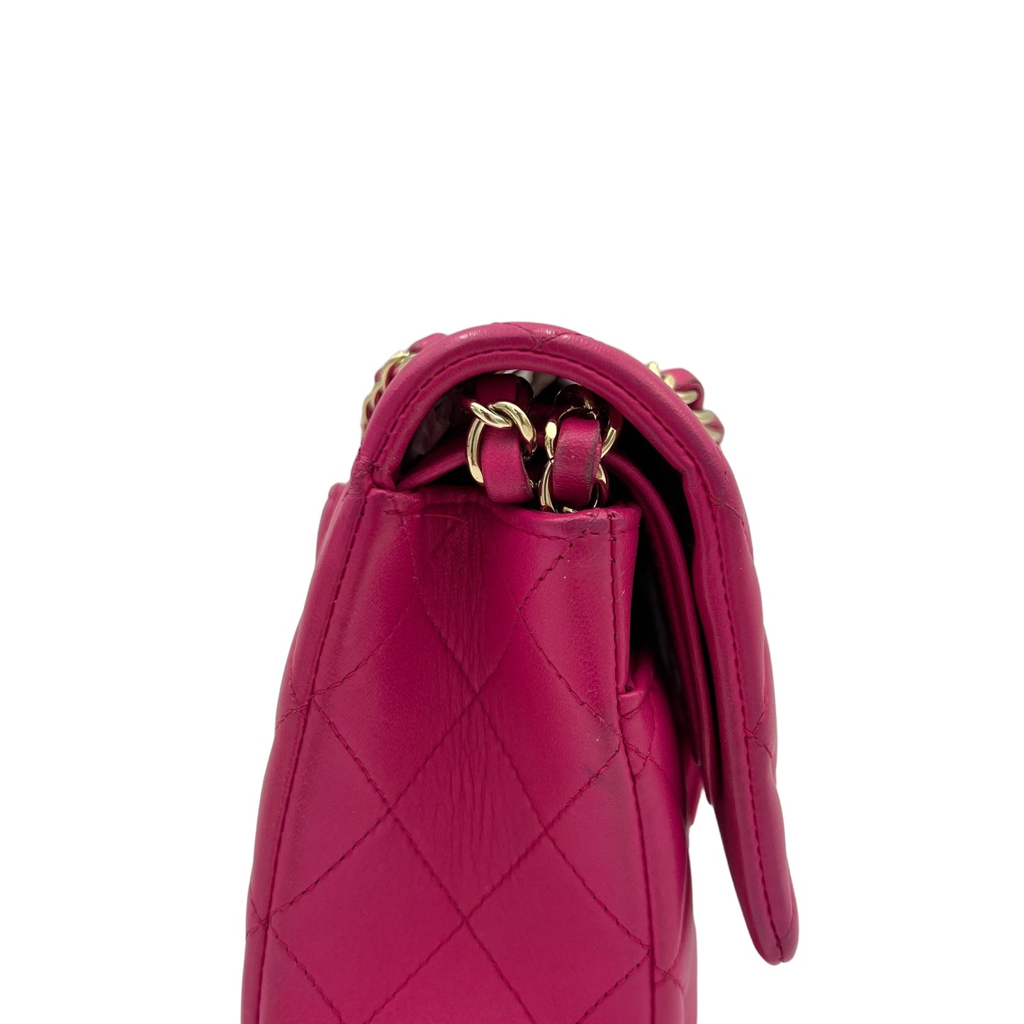 Classic Medium Fuschia Hot Pink Shoulder Bag in Lambskin, Gold hardware