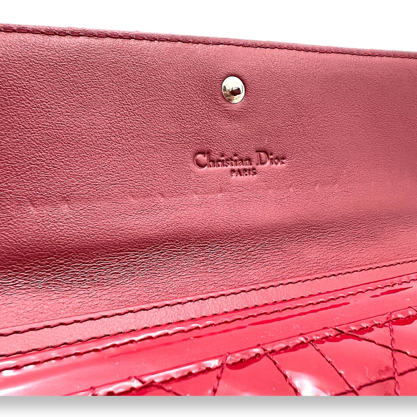 Cannage Red Wallet On Chain in Patent Leather, Silver hardware