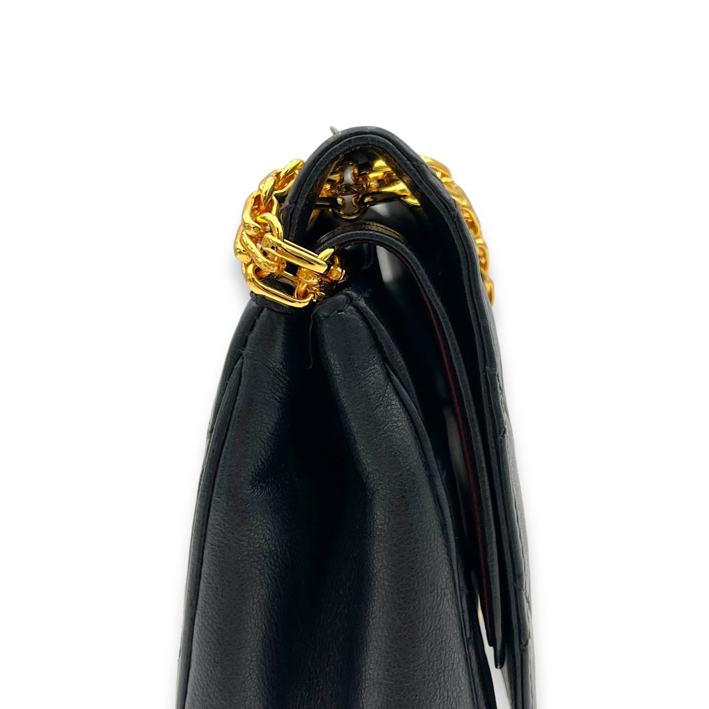 Vintage Classic Flap Black Shoulder Bag in Lambskin, Gold hardware