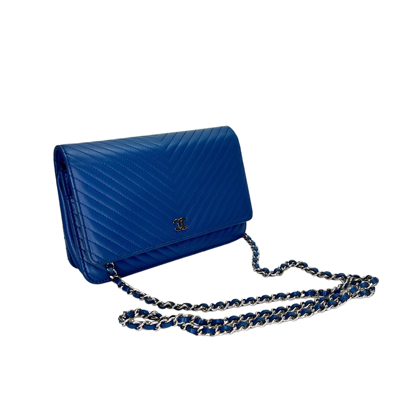 Classic Chevron Blue Wallet on Chain in Lambskin, Silver hardware
