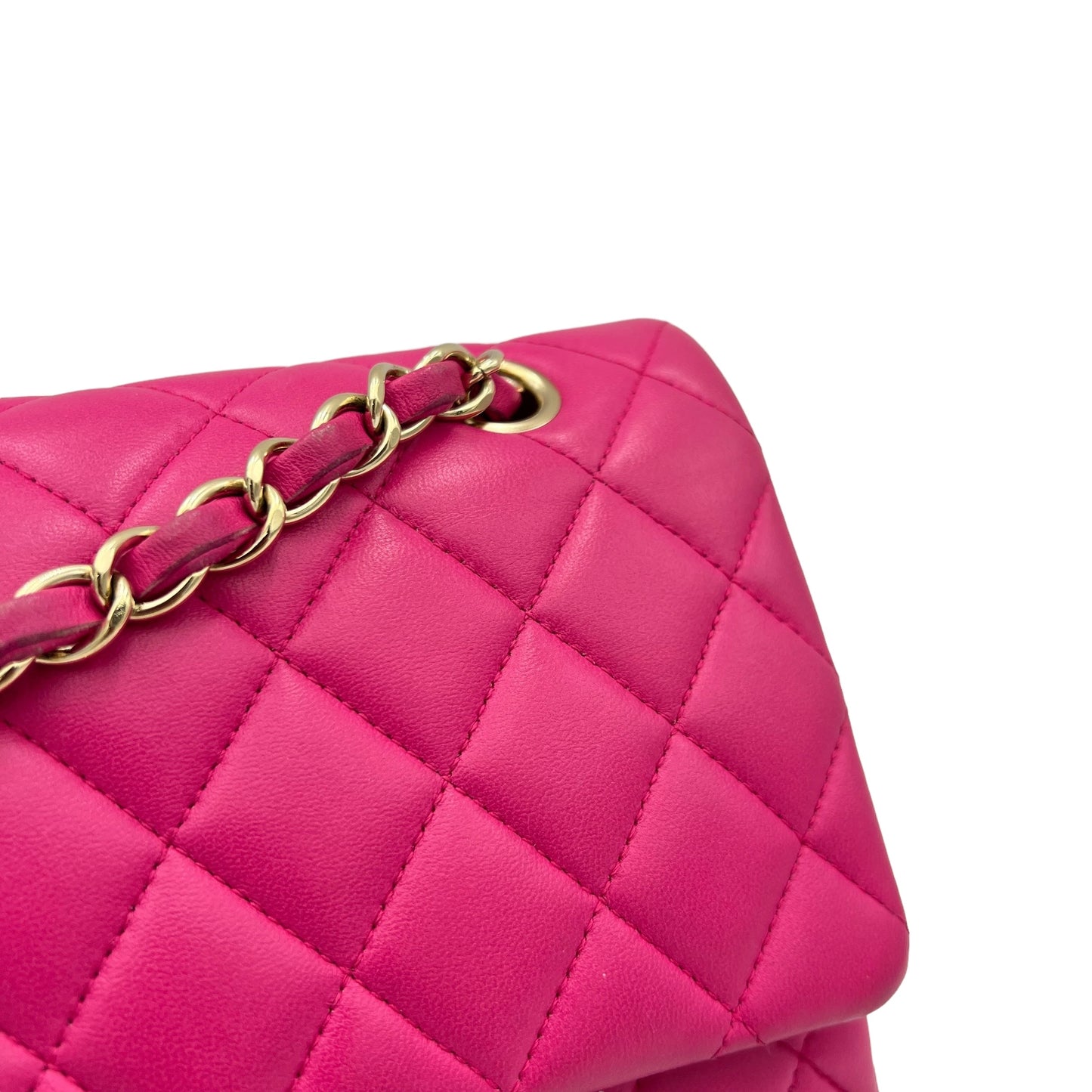 Classic Medium Fuschia Hot Pink Shoulder Bag in Lambskin, Gold hardware