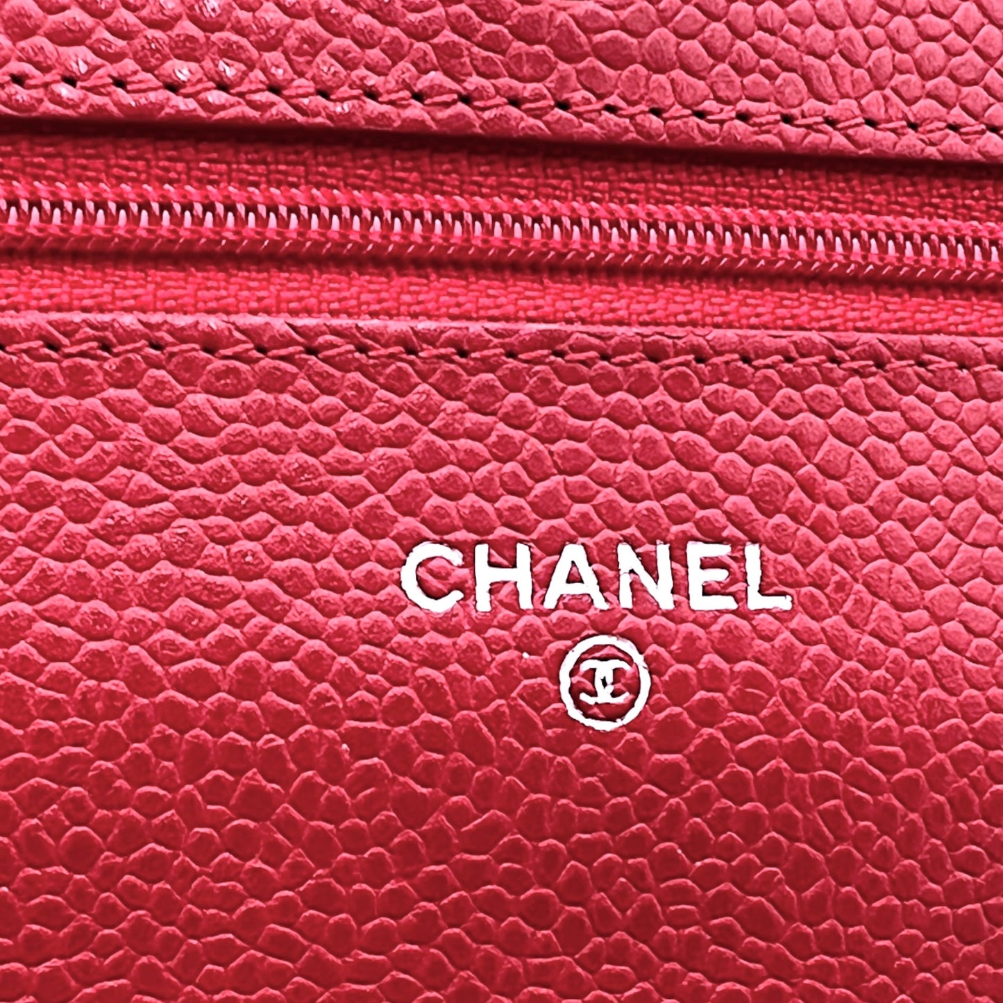Others Wallet On Chain Red in Caviar Leather, Silver hardware