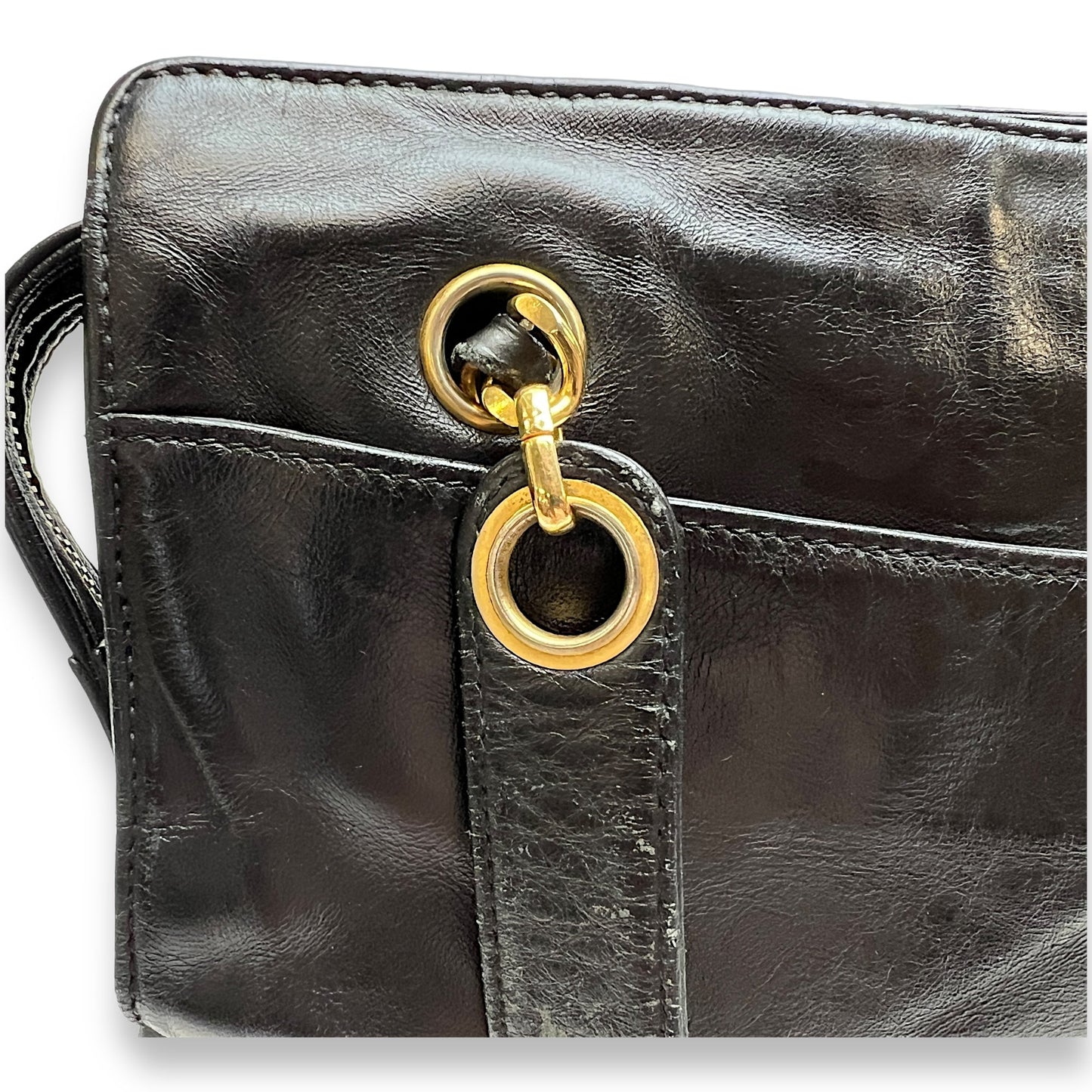 CC  Black Shoulder Bag in Calfskin, Gold hardware