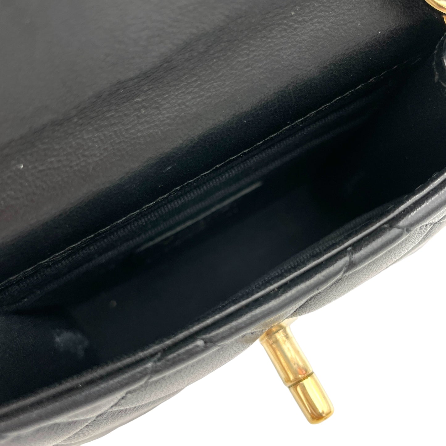 Trendy CC Black Crossbody Bag in Lambskin, Gold hardware