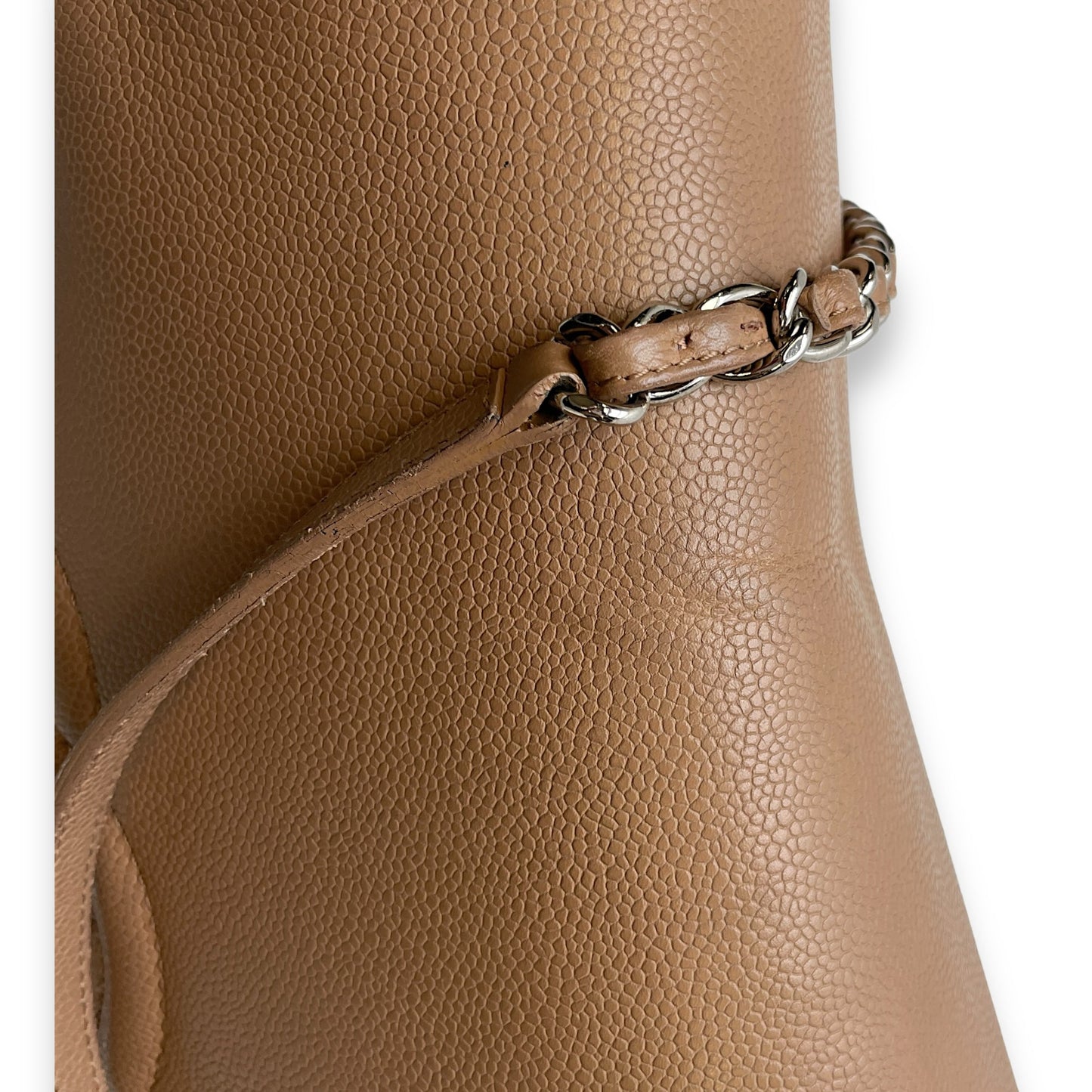 Timeless CC Shoulder Bag Beige in Caviar Leather, Silver hardware
