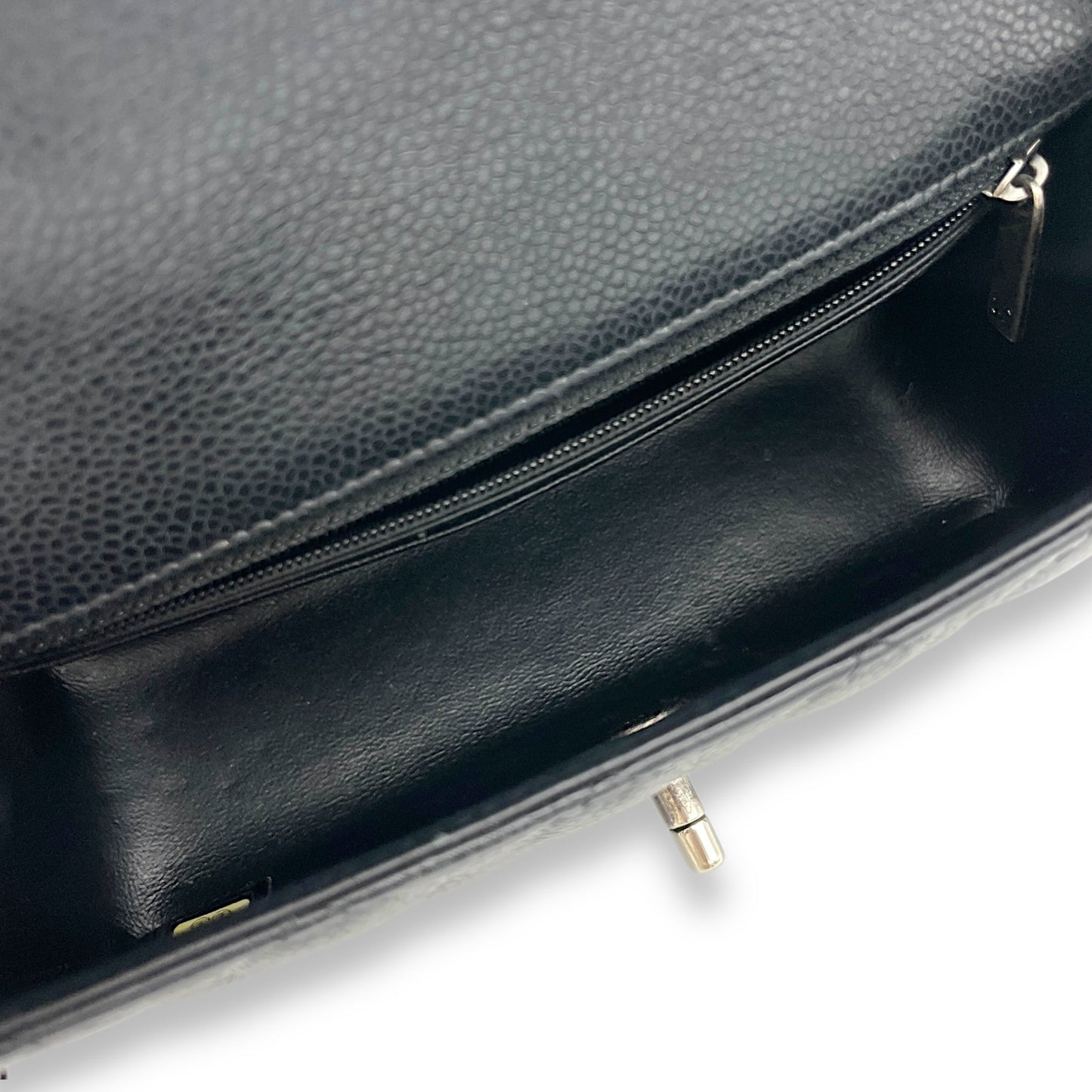 Classic Crossbody Bag Black in Caviar Leather, Silver hardware