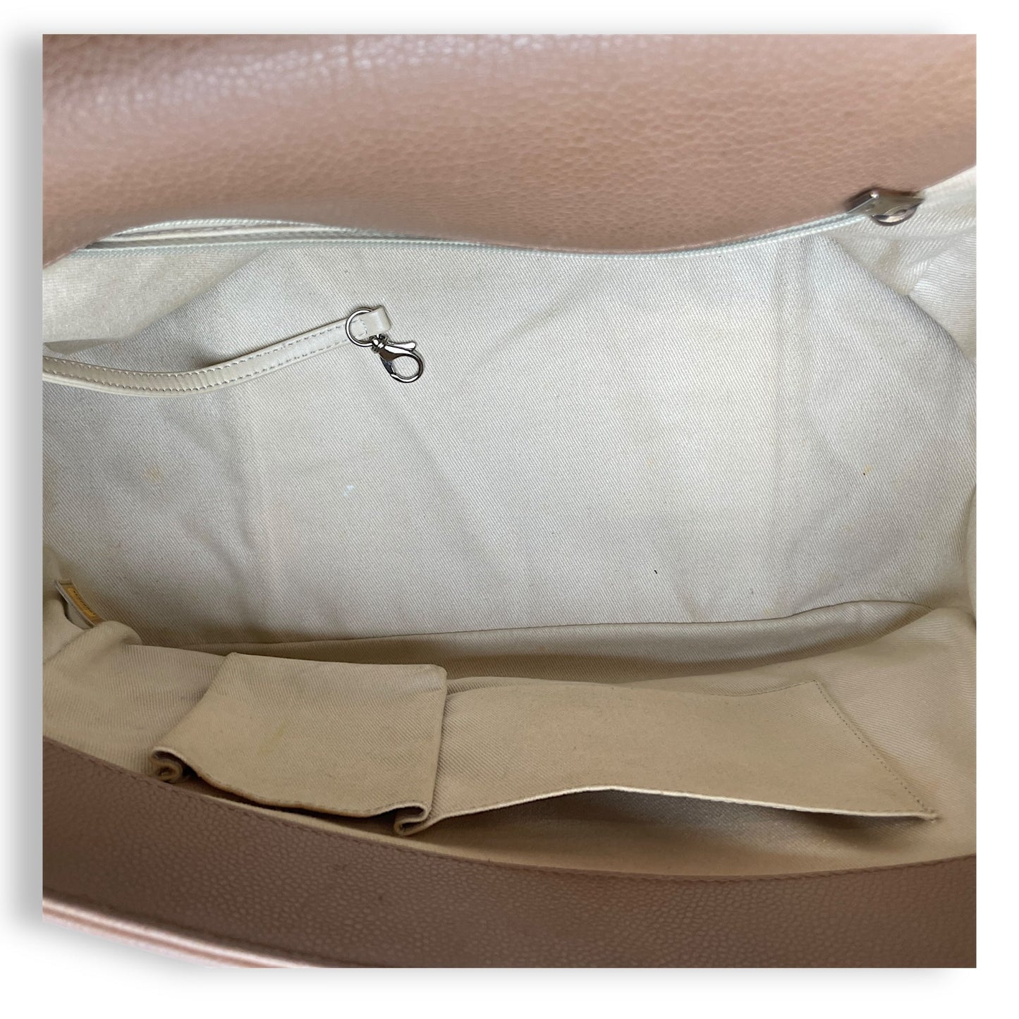 Timeless CC Shoulder Bag Beige in Caviar Leather, Silver hardware