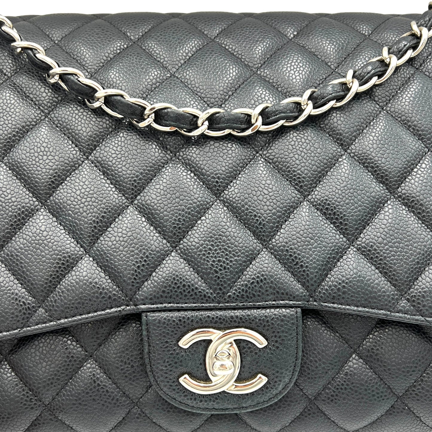 Classic Maxi Black Shoulder Bag in Caviar Leather, Silver hardware