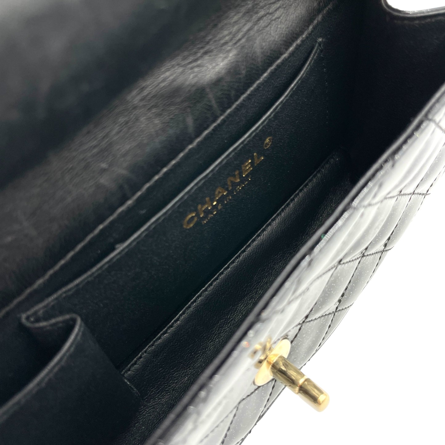 Glitter Enamel Gold-tone Metal Chain Shoulder Bag  Black in Patent Leather , Gold Hardware
