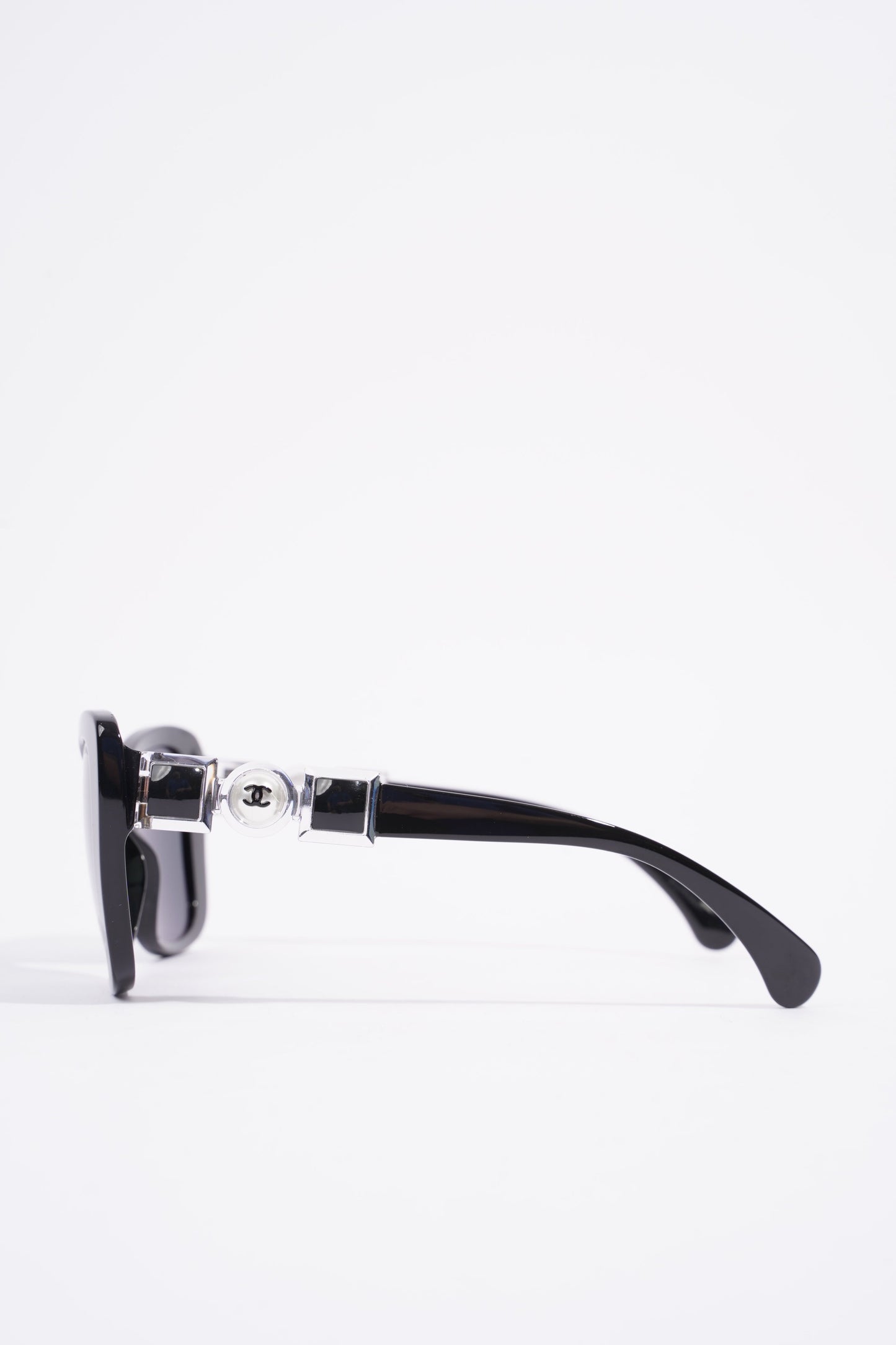 Chanel Glass Pearl Sunglasses Black Acetate 55m 16mm