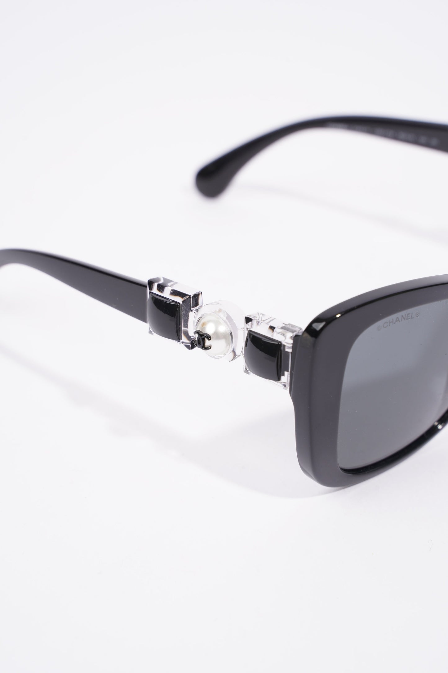 Chanel Glass Pearl Sunglasses Black Acetate 55m 16mm