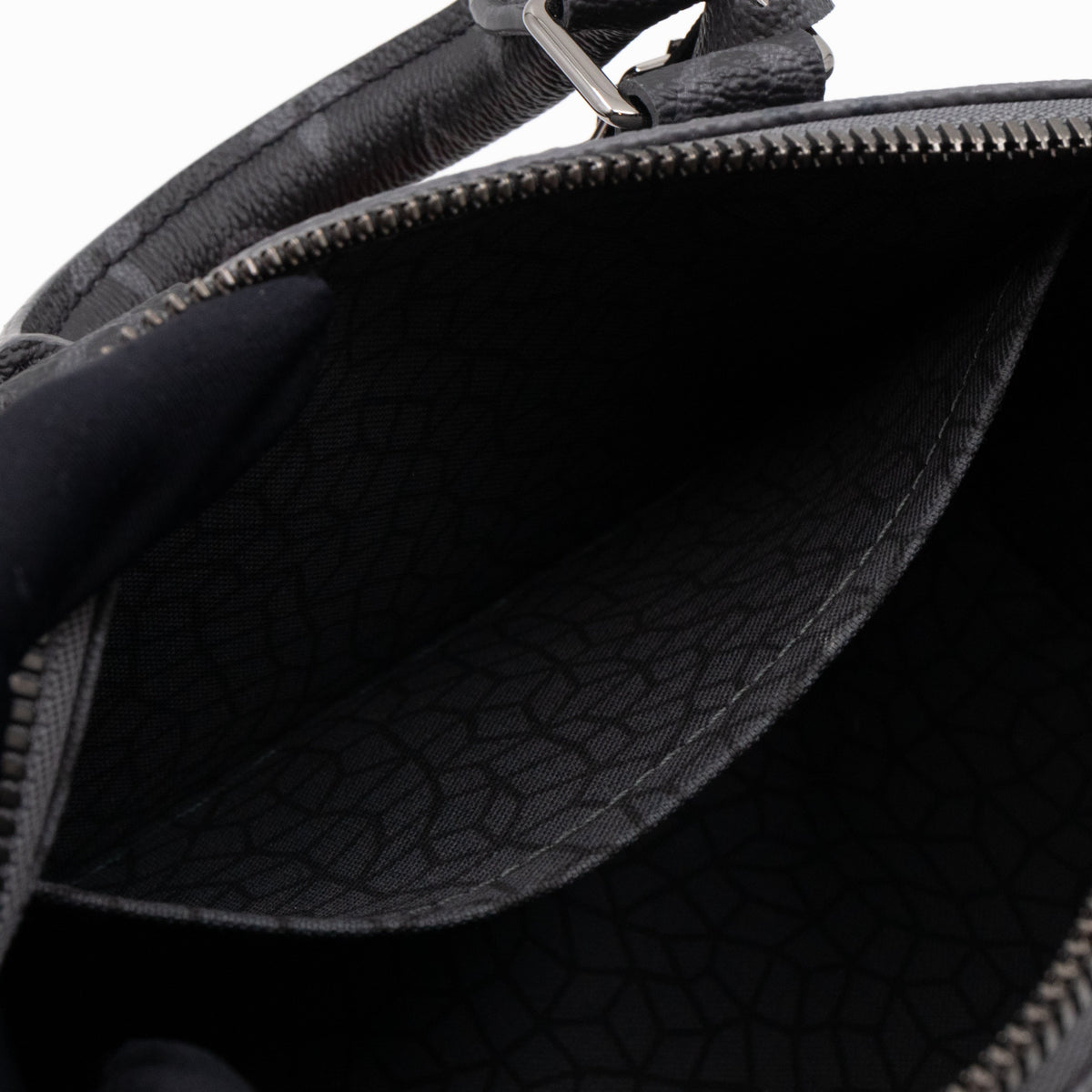 Keepall 25 Bandouliere LV x YK Monogram Eclipse Reverse Pumpkin