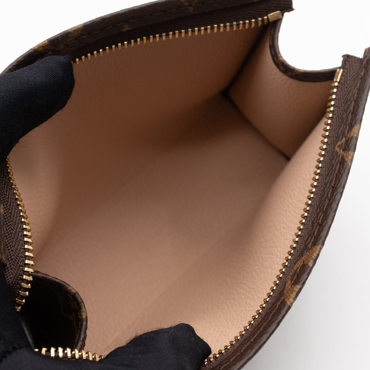 Toiletry Pouch 15 Monogram