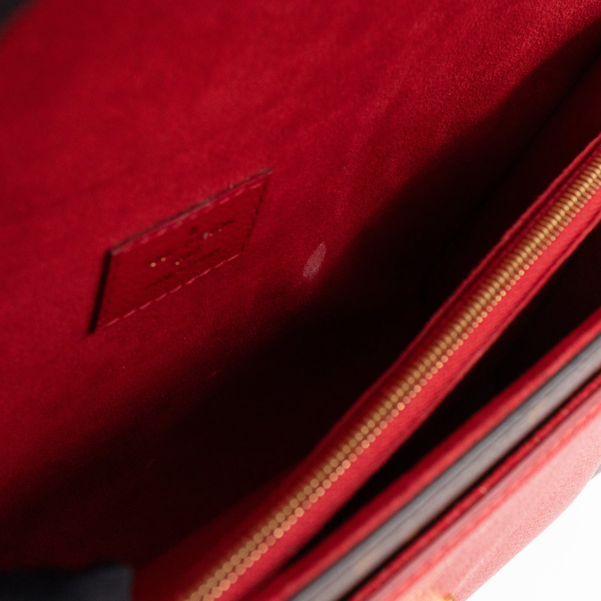 Victoire Monogram Red