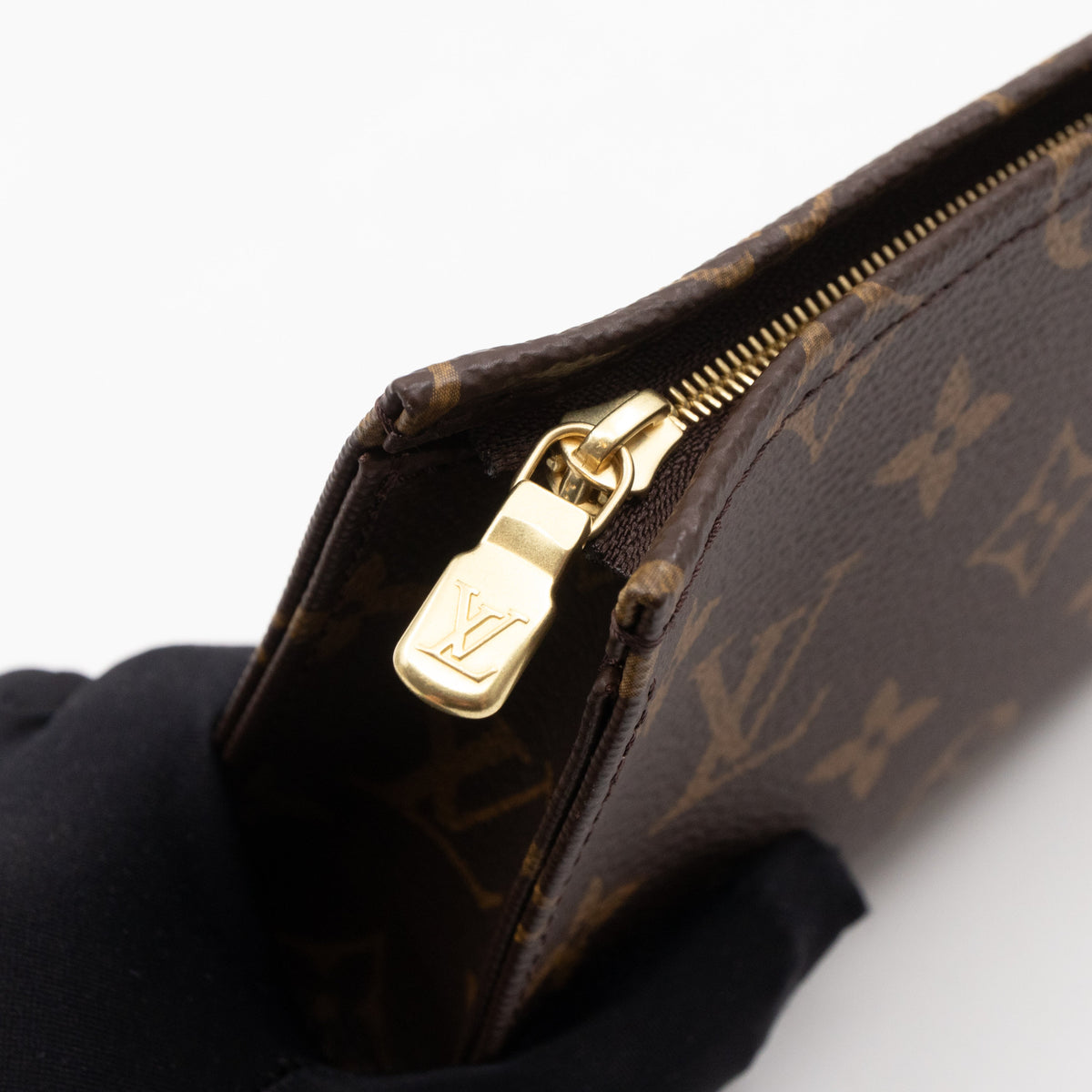 Toiletry Pouch 15 Monogram