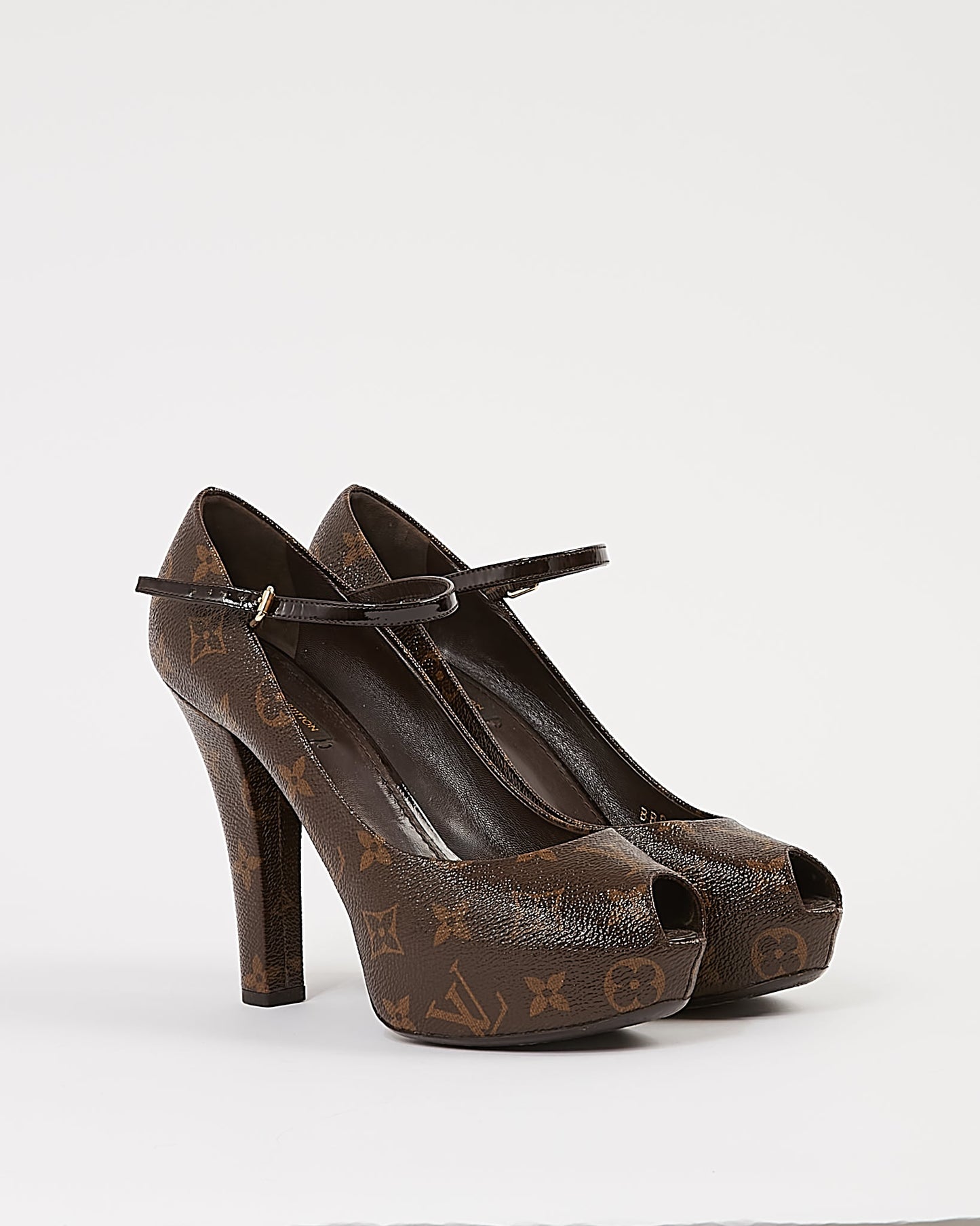 Louis Vuitton Monogram Canvas Pumps - 38.5