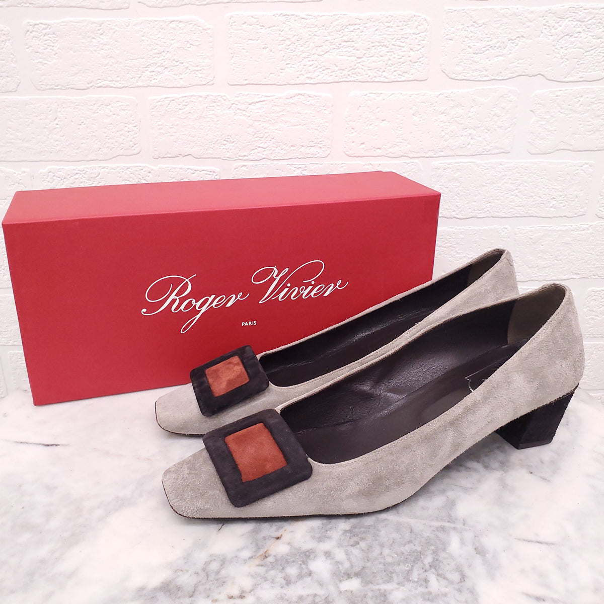 ROGER VIVER GREY SUEDE KITTEN HEELS - SIZE 39