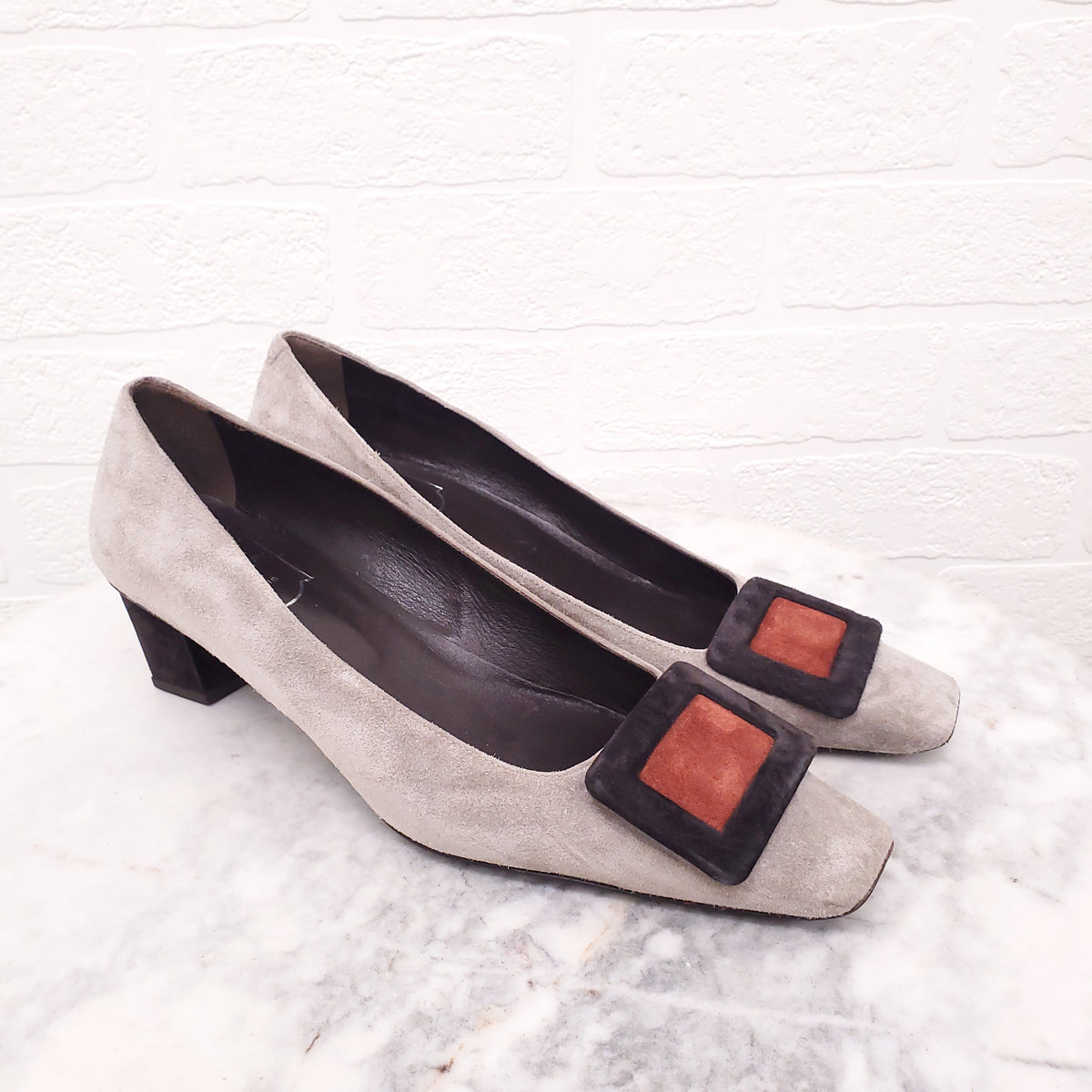 ROGER VIVER GREY SUEDE KITTEN HEELS - SIZE 39