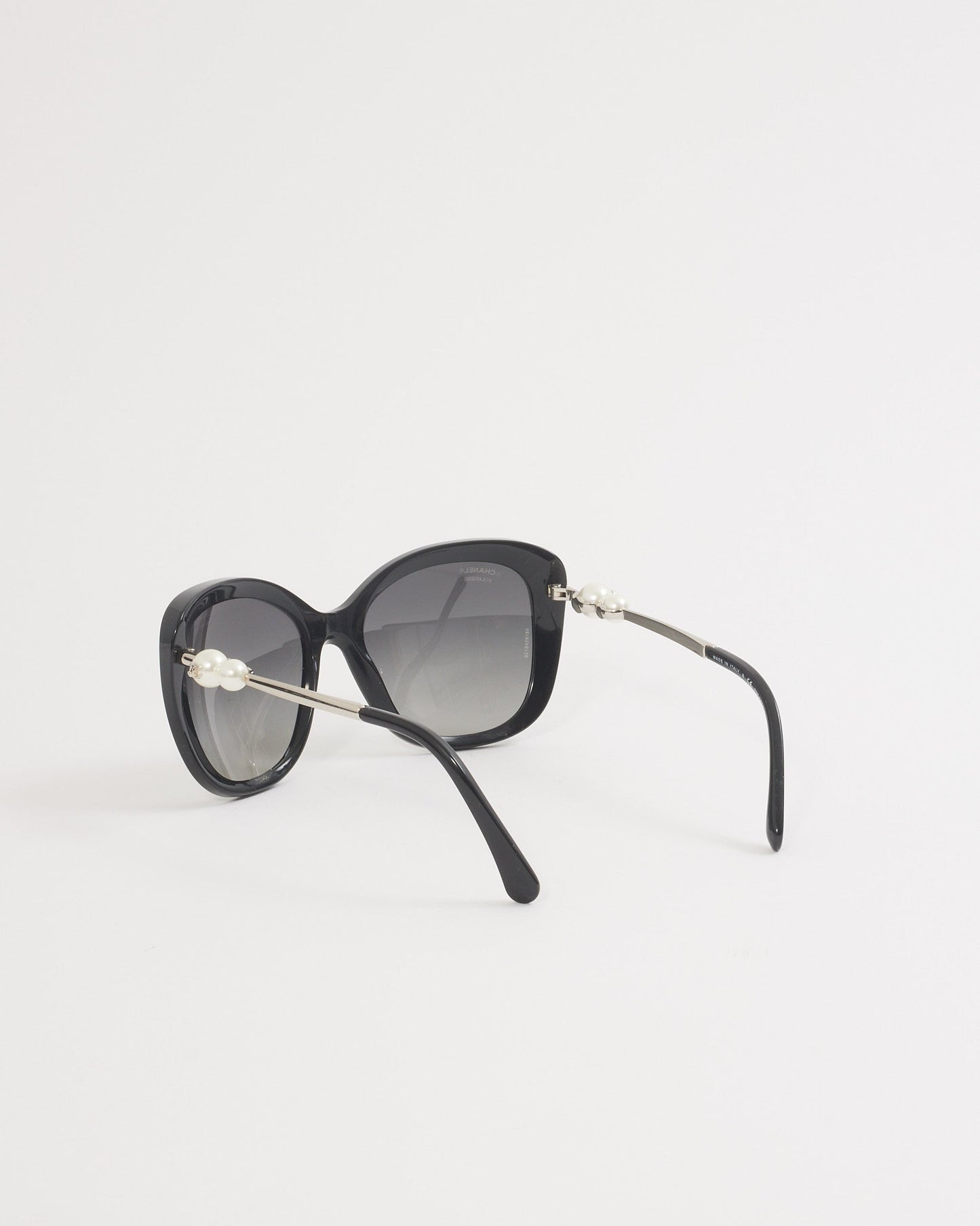 Chanel Black Pearl CC Interlocking Detail Sunglasses