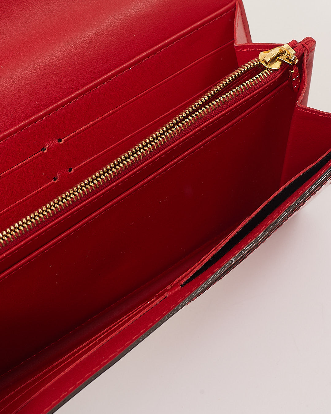 Louis Vuitton Red Vernis Monogram Sarah Wallet