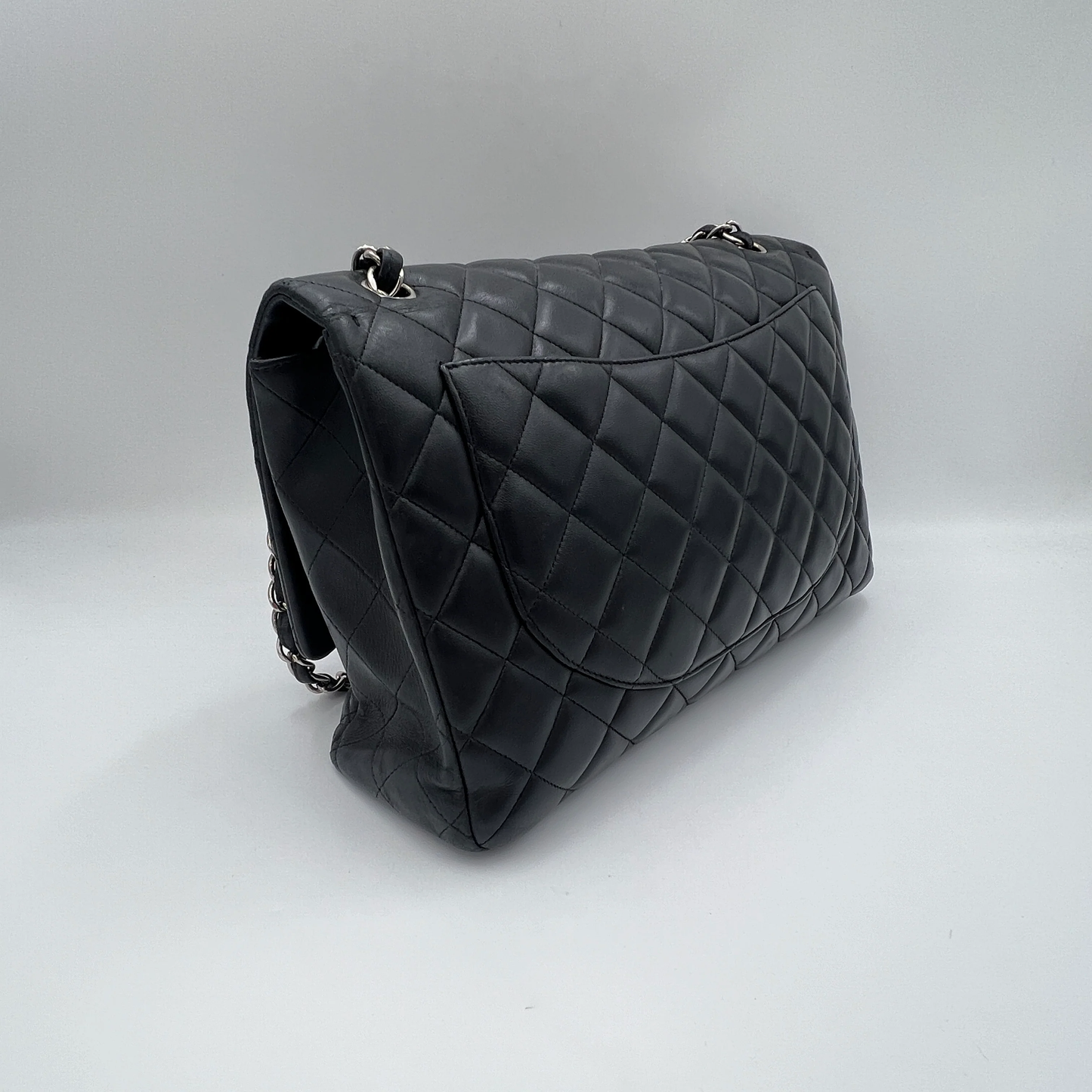 Classic Flap Maxi Black Shoulder Bag in Lambskin, Silver hardware