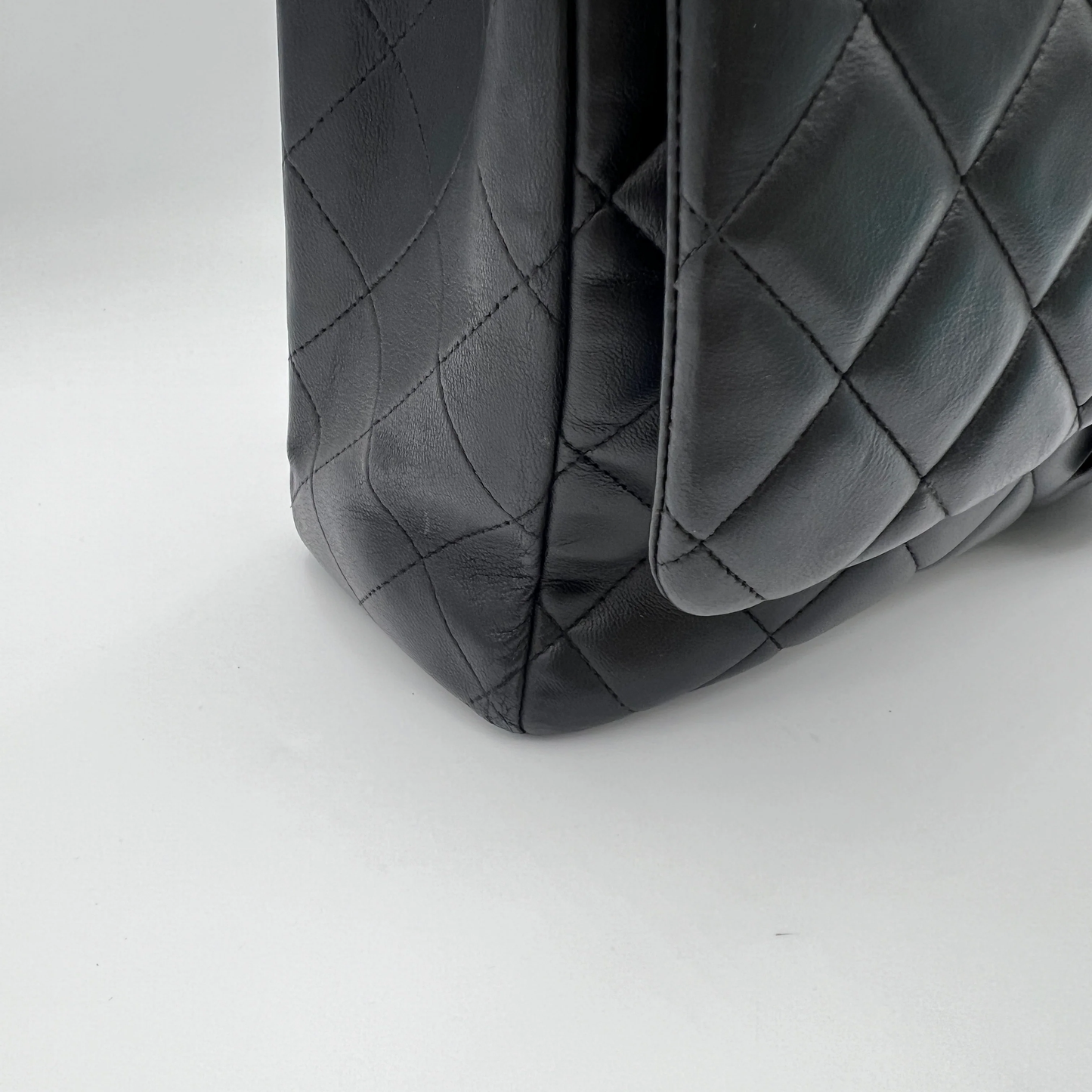 Classic Flap Maxi Black Shoulder Bag in Lambskin, Silver hardware