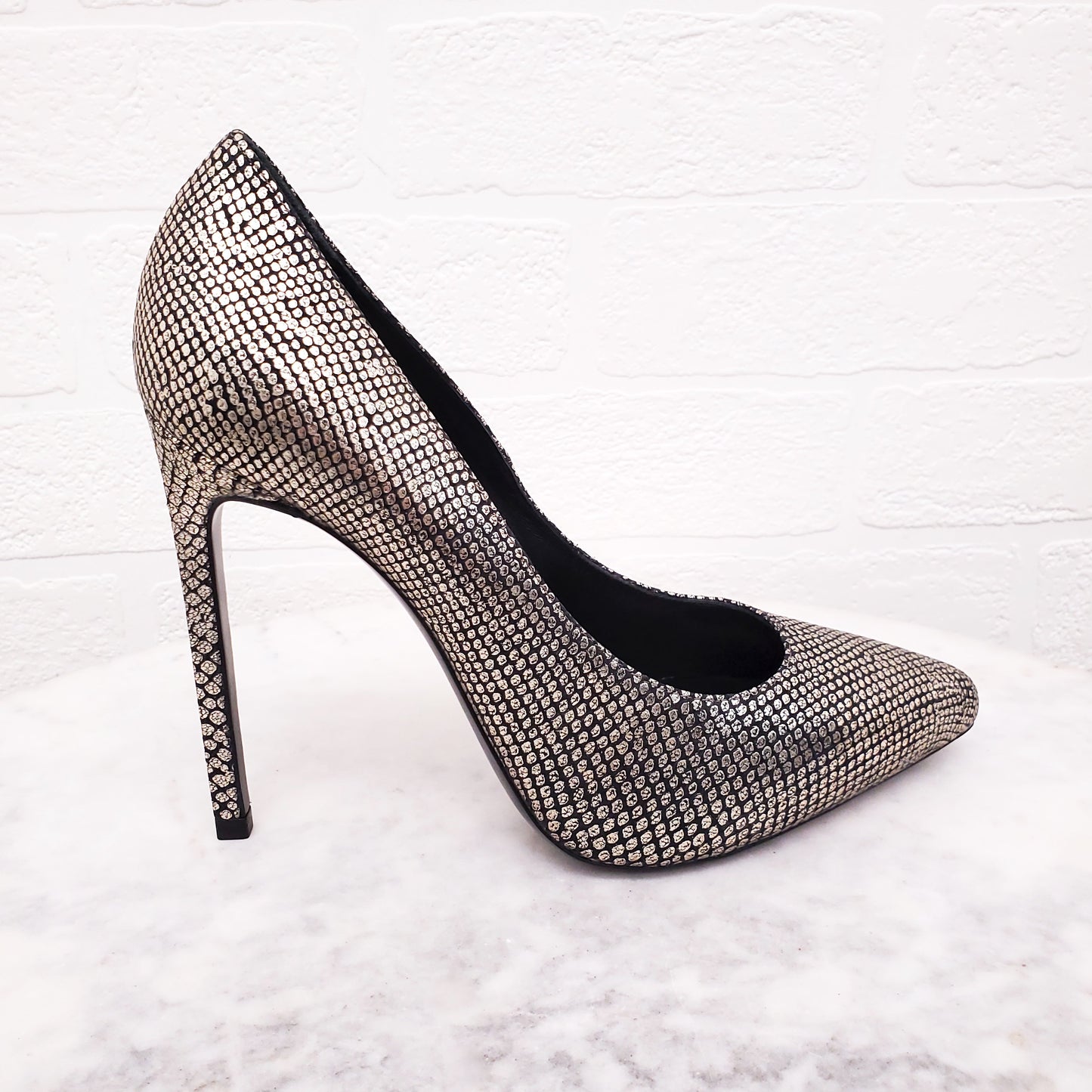 SAINT LAURENT BLACK AND GOLD SNAKE EFFECT HEELS - SIZE 36