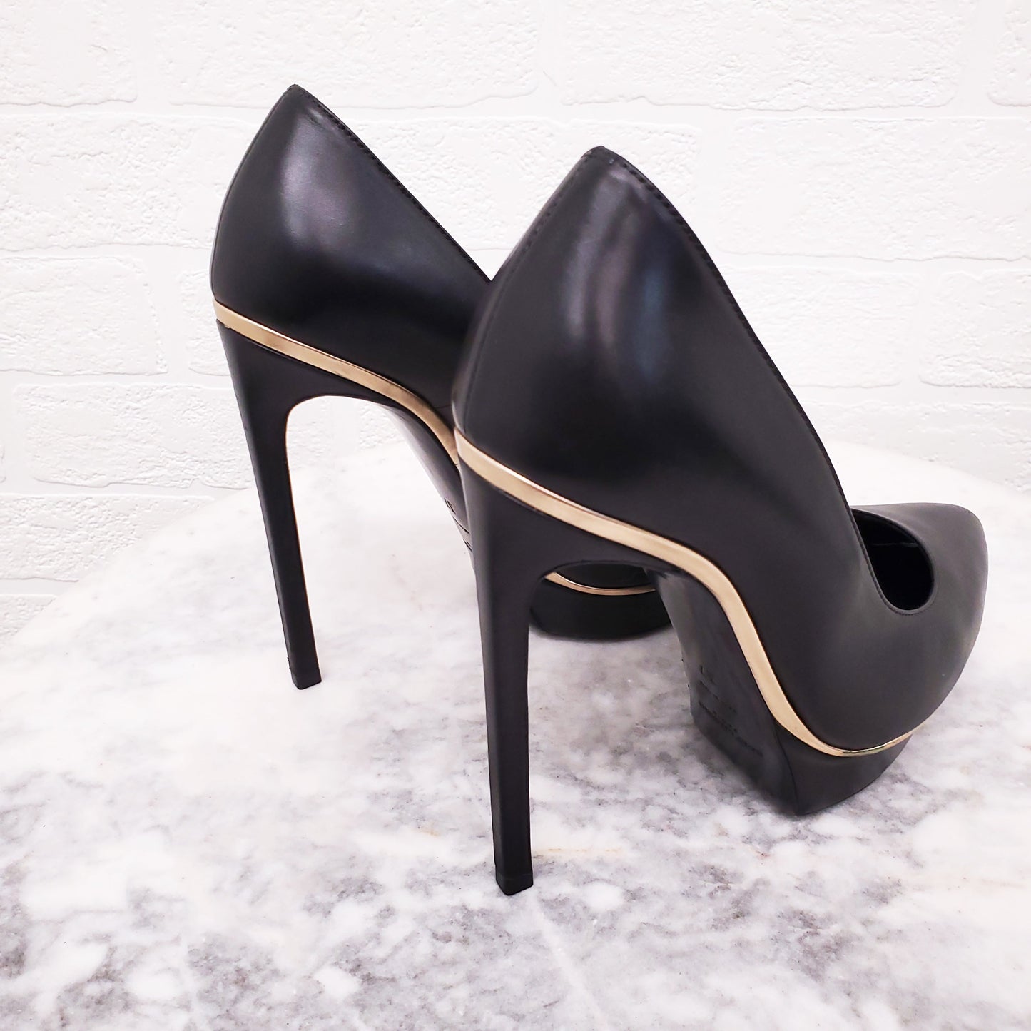 SAINT LAURENT BLACK AND GOLD 'JANIS' PLATFORM HEELS - SIZE 37