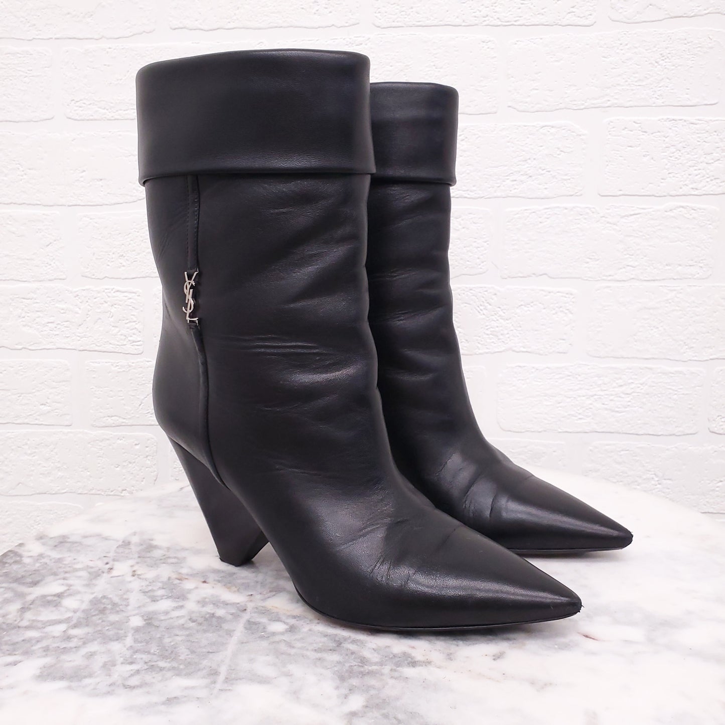 SAINT LAURENT BLACK LEATHER 'NIKI POINTED TOE' BOOTS - SIZE 38.5