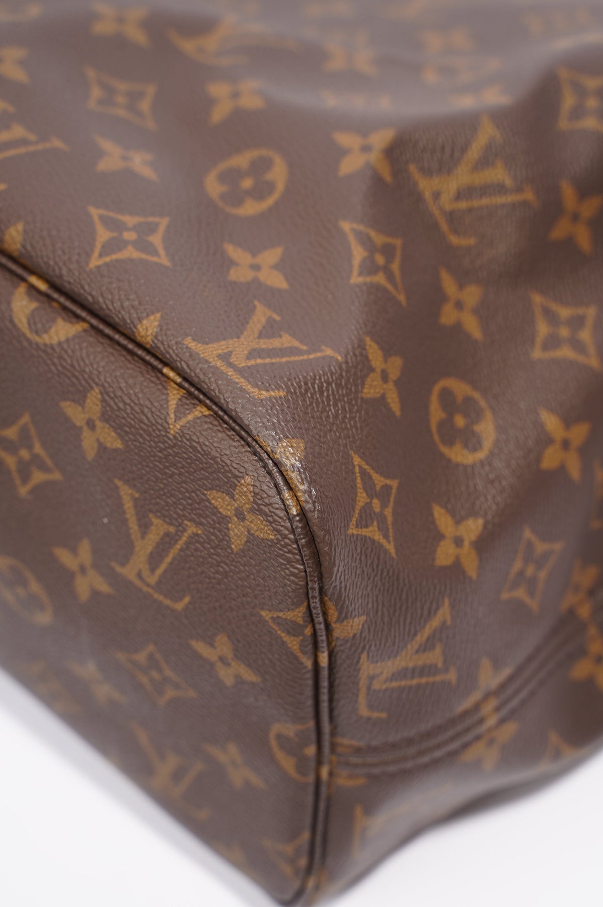 Louis Vuitton Neverfull Monogram Coated Canvas MM