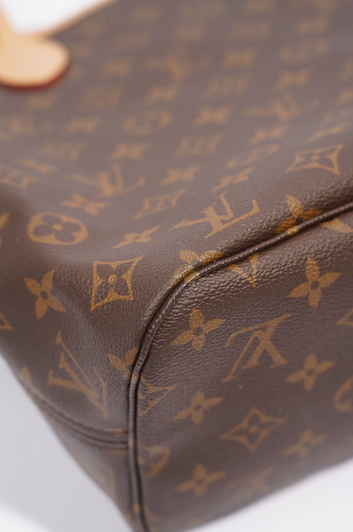 Louis Vuitton Neverfull Monogram Coated Canvas MM