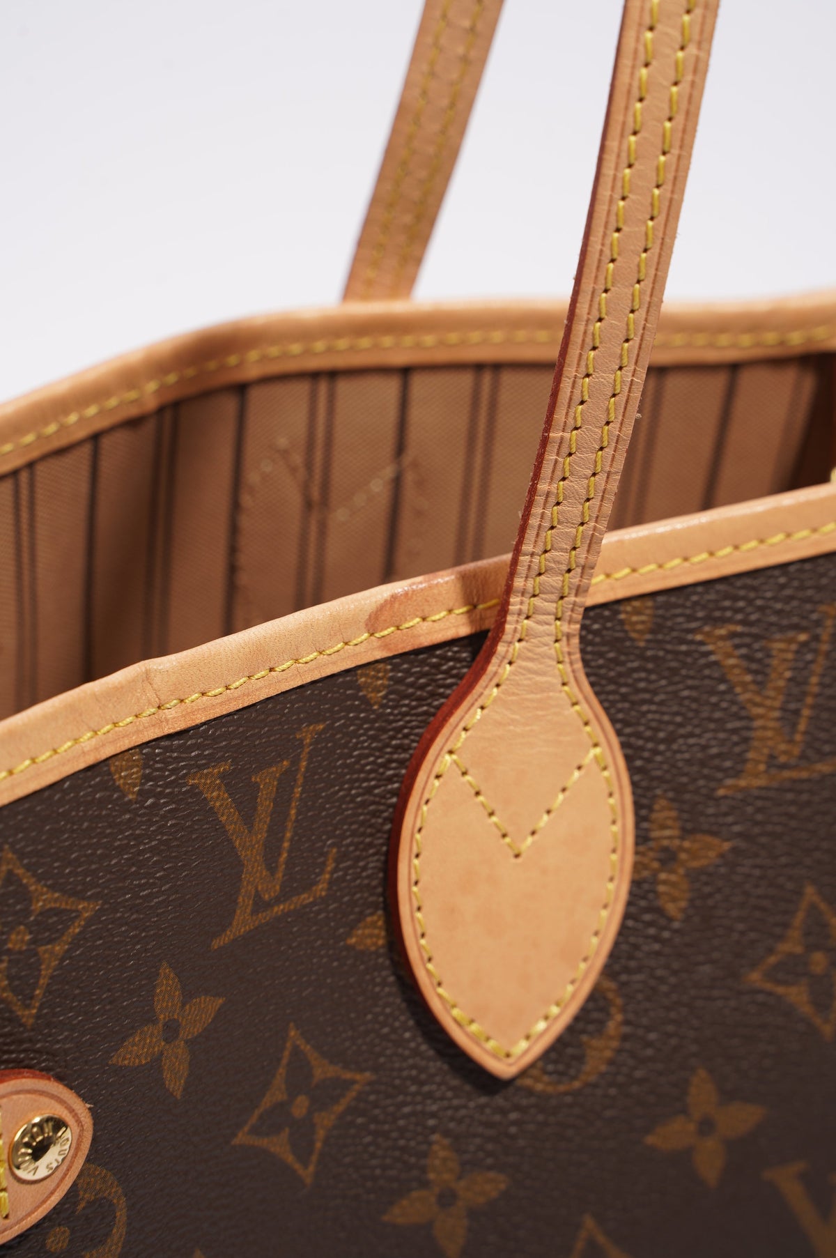 Louis Vuitton Neverfull Monogram Coated Canvas MM